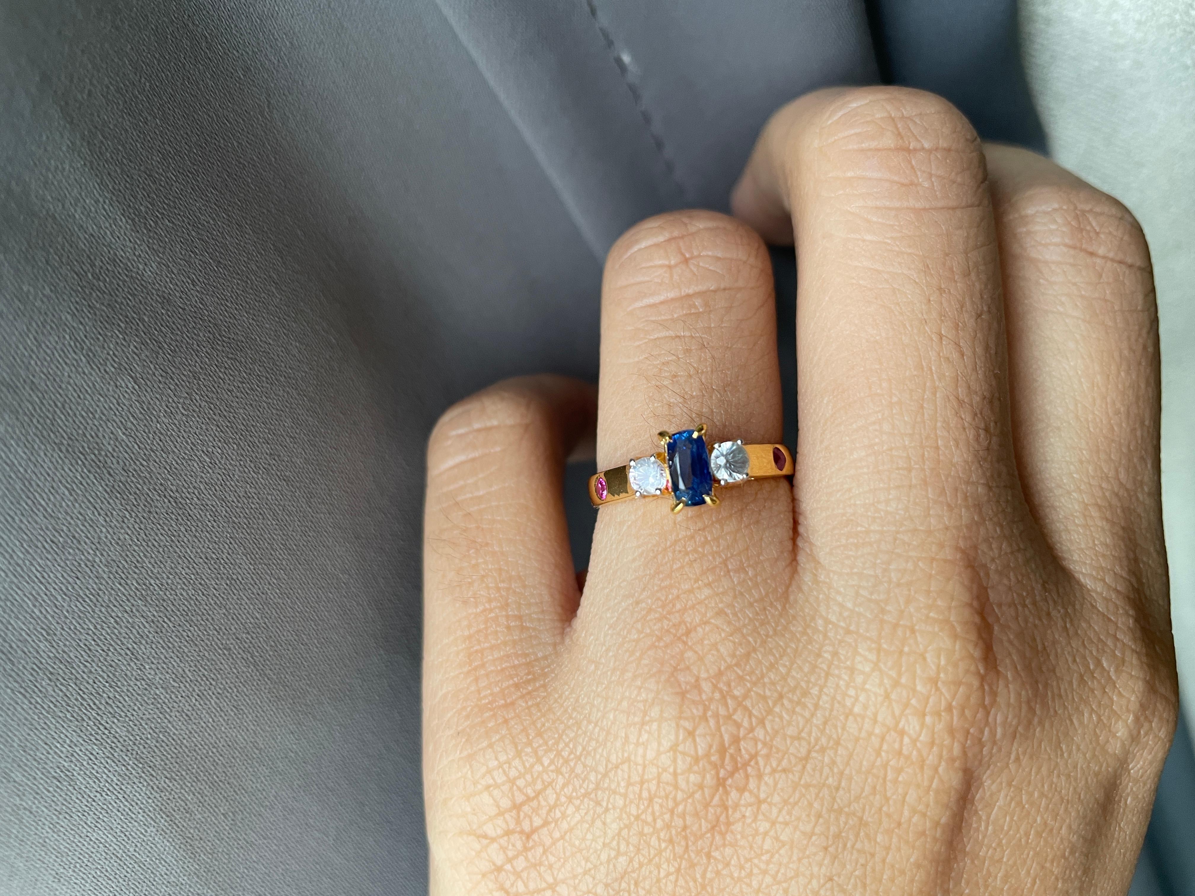 Burmese Unheated Blue Sapphire, White Sapphire and Ruby Ring in 18K Yellow Gold For Sale 5