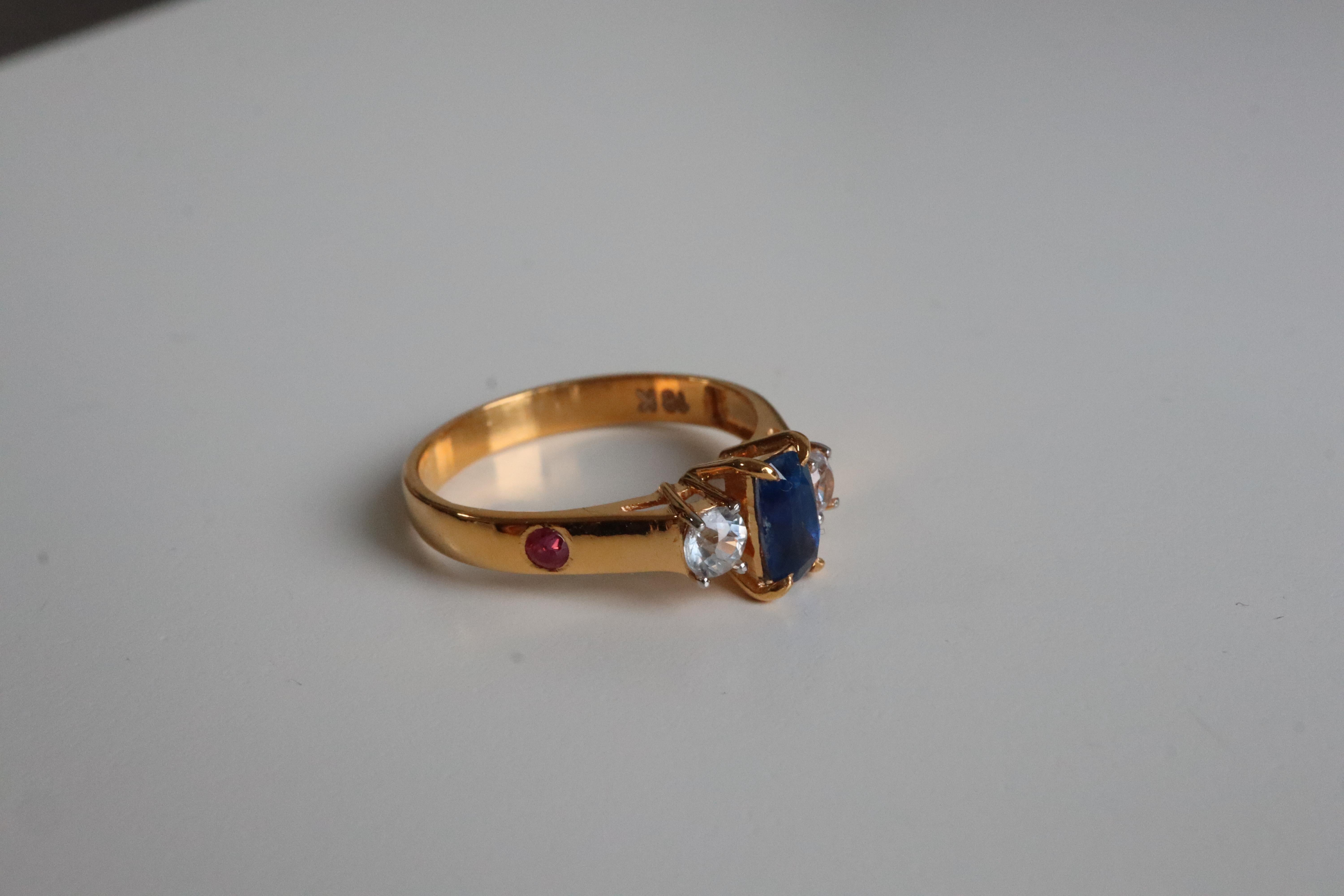 Burmese Unheated Blue Sapphire, White Sapphire and Ruby Ring in 18K Yellow Gold For Sale 1