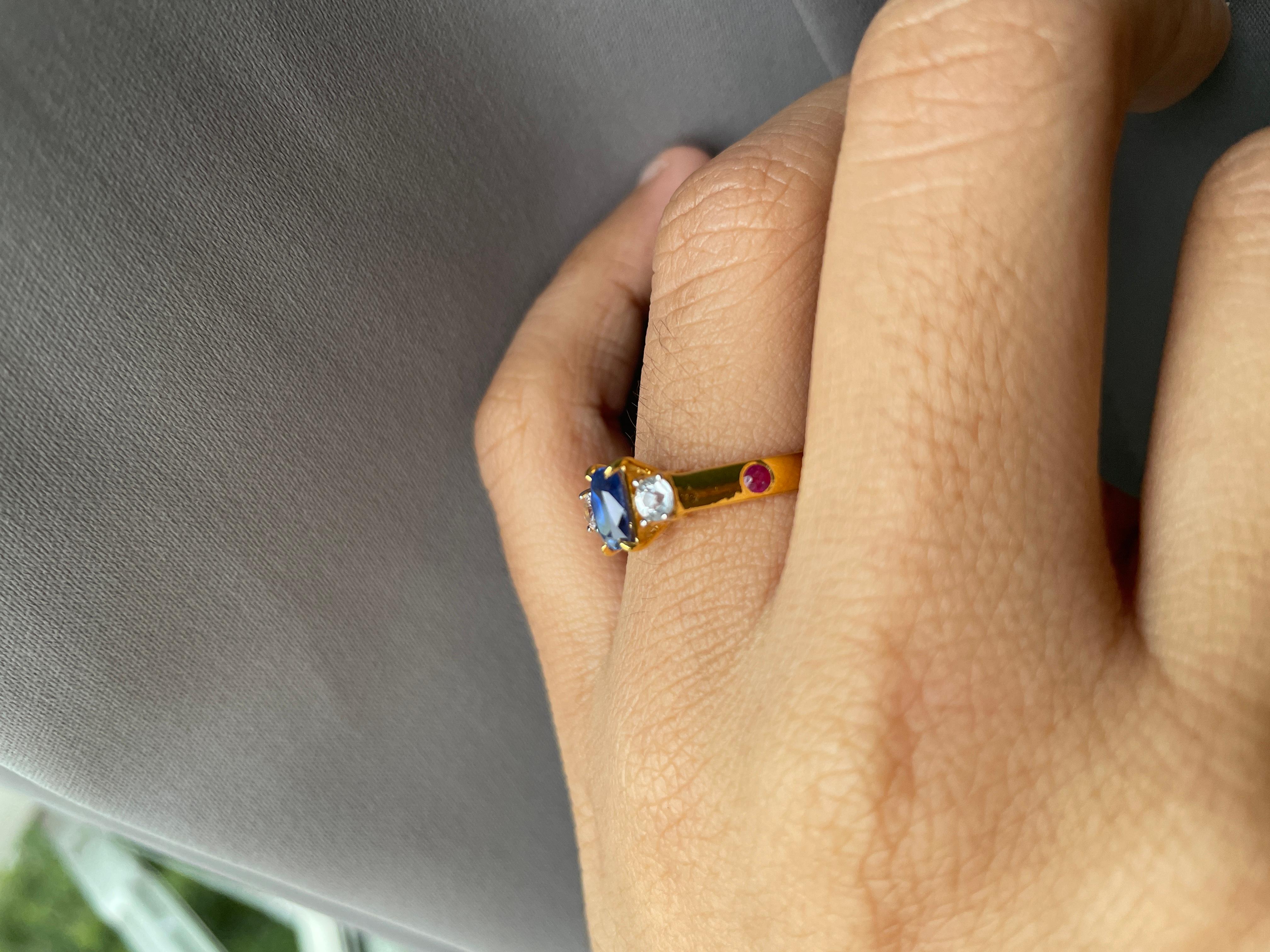 Burmese Unheated Blue Sapphire, White Sapphire and Ruby Ring in 18K Yellow Gold For Sale 3