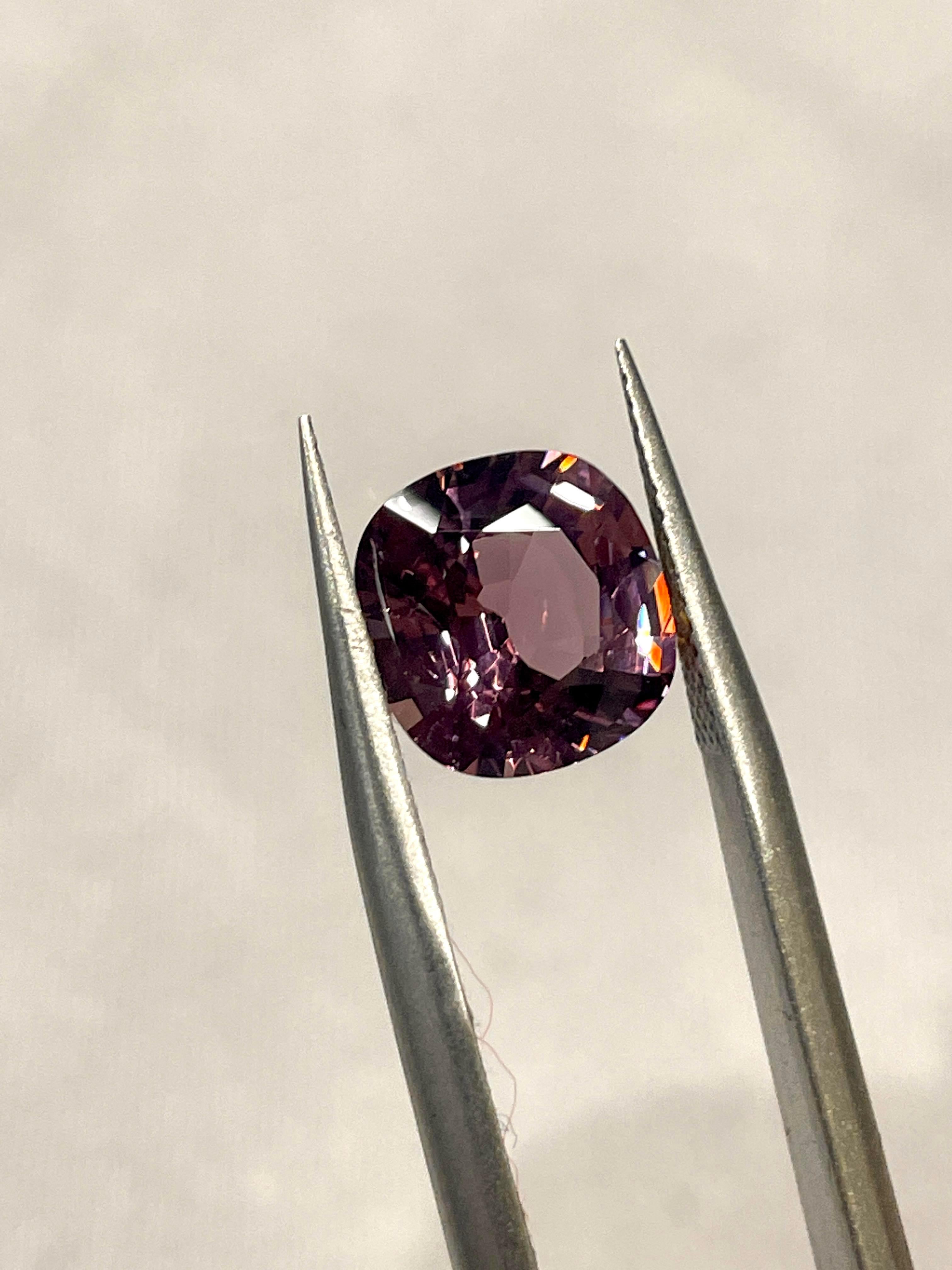 Burmese Unheated Spinel Loose Gemstone In New Condition For Sale In Taipei, TW