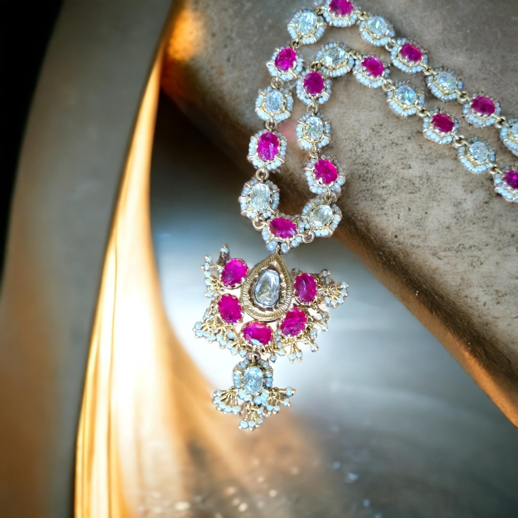 Collier birman en rubis non traité, non chauffé, diamant taille rose, perles de rocaille, 19ème C. Pour femmes en vente