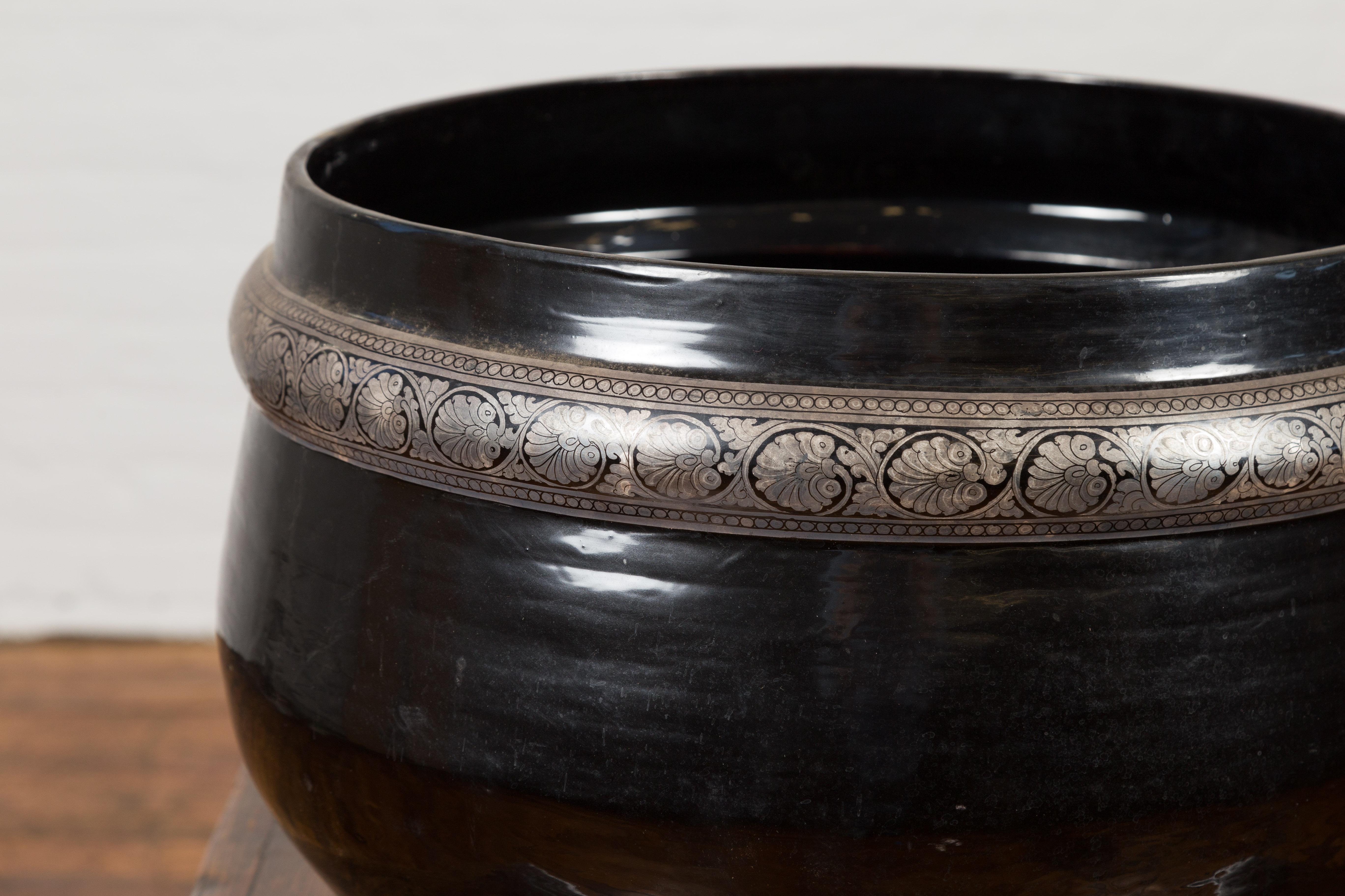 20th Century Burmese Vintage Black Lacquer Bowl with Silver Toned Frieze of Palmettes For Sale