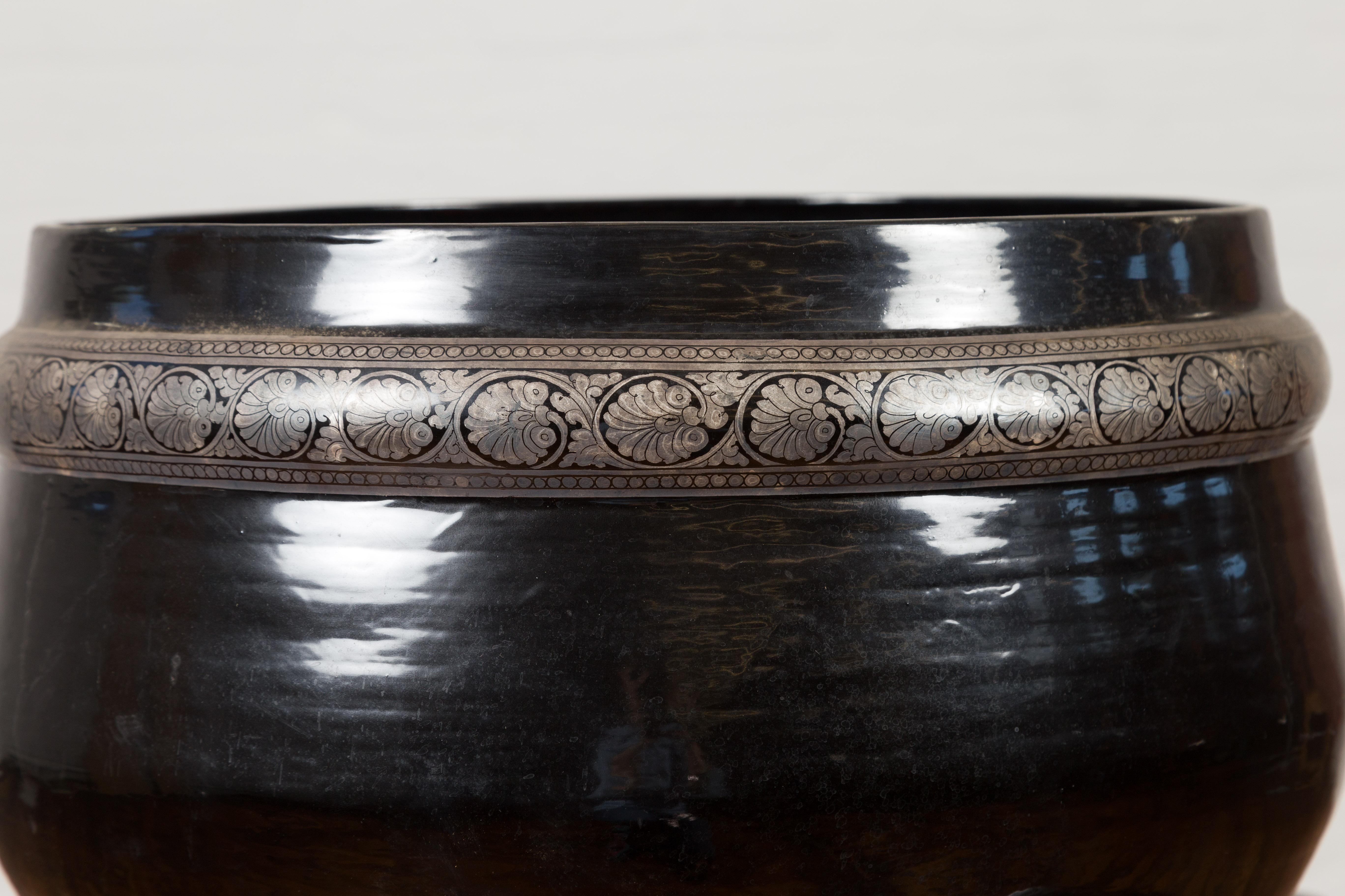 Metal Burmese Vintage Black Lacquer Bowl with Silver Toned Frieze of Palmettes For Sale