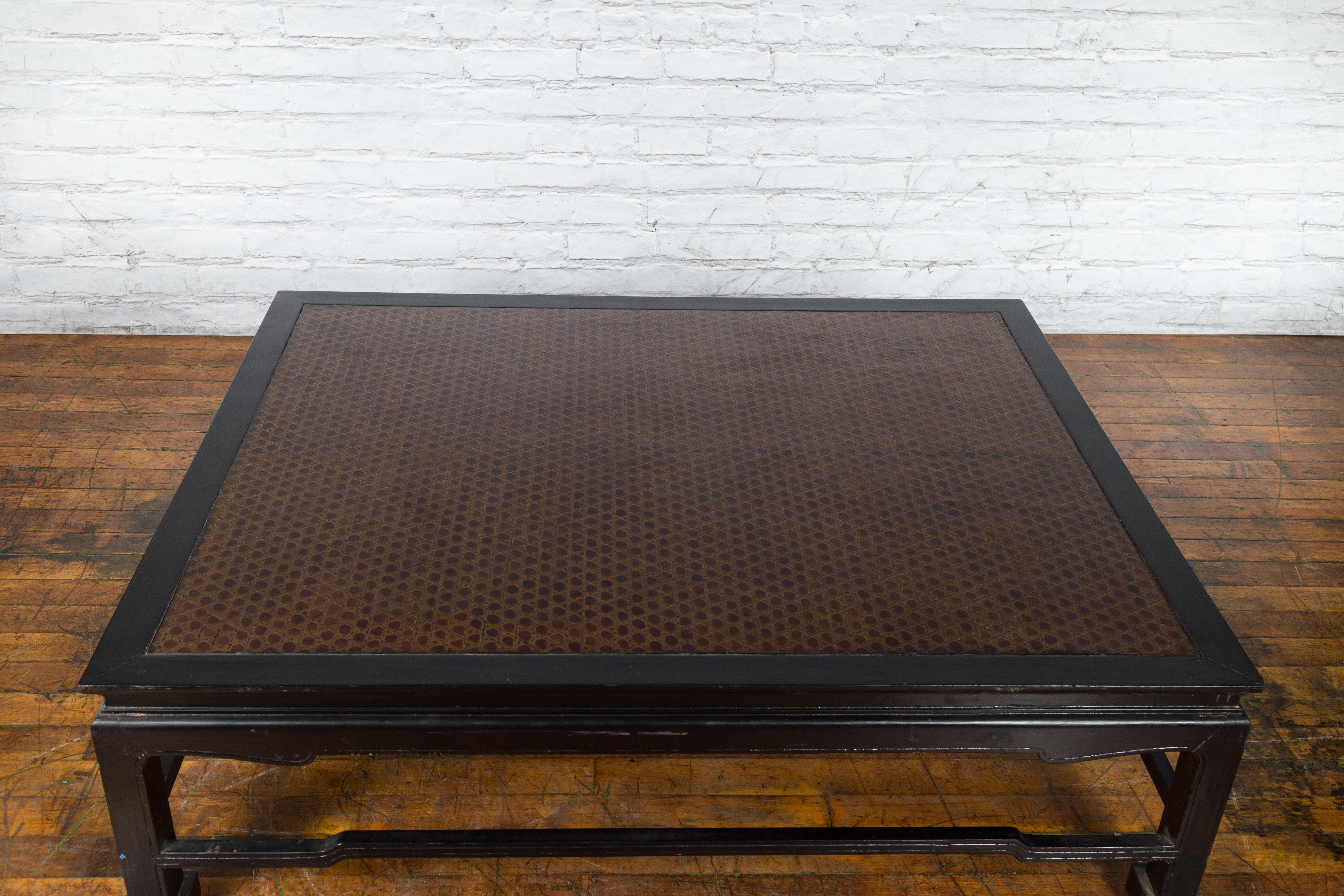 Table basse birmane vintage en laque noire avec plateau en laque encastr Negora en vente 6