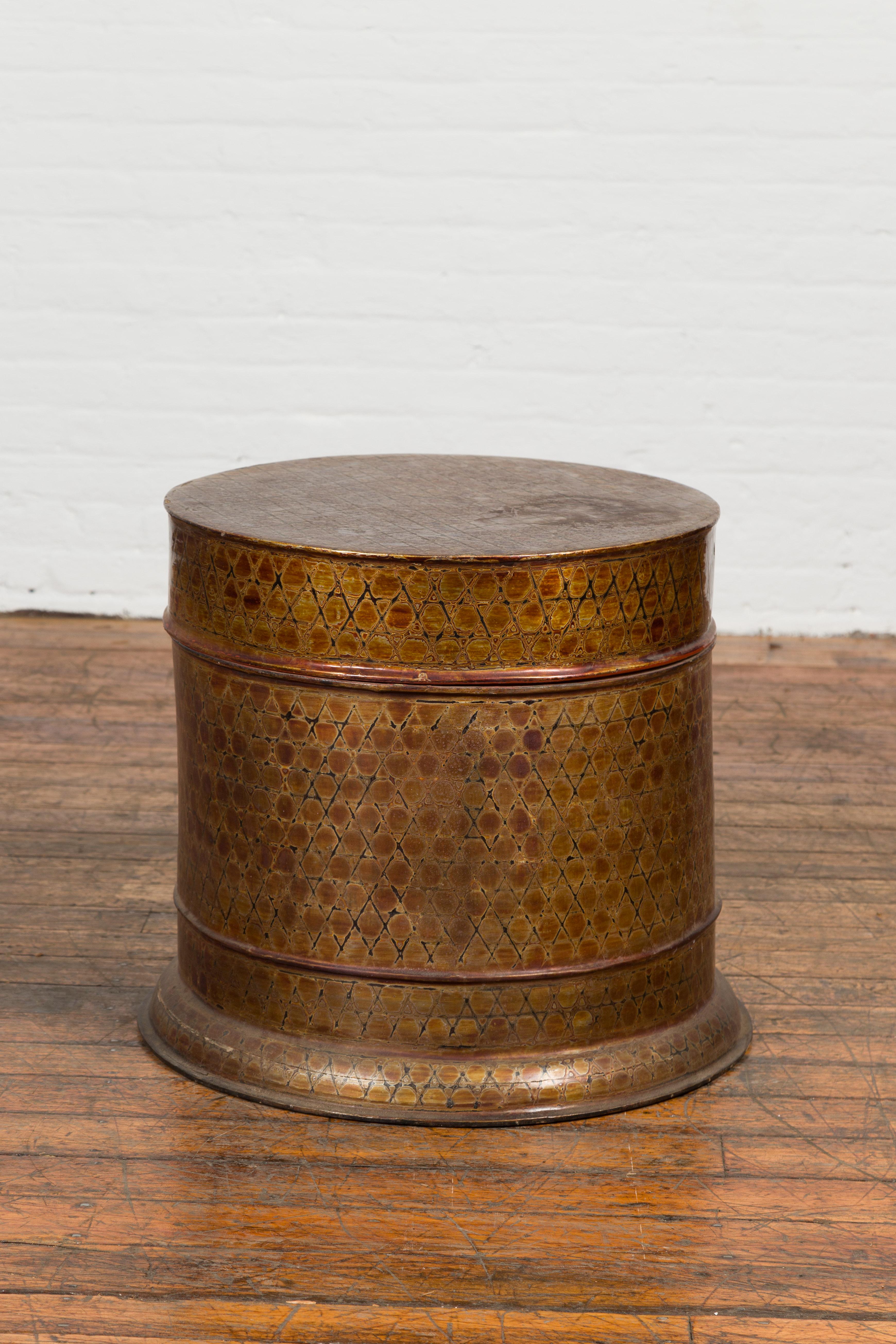 20th Century Burmese Vintage Negora Lacquer Circular Box with Snake Skin Pattern