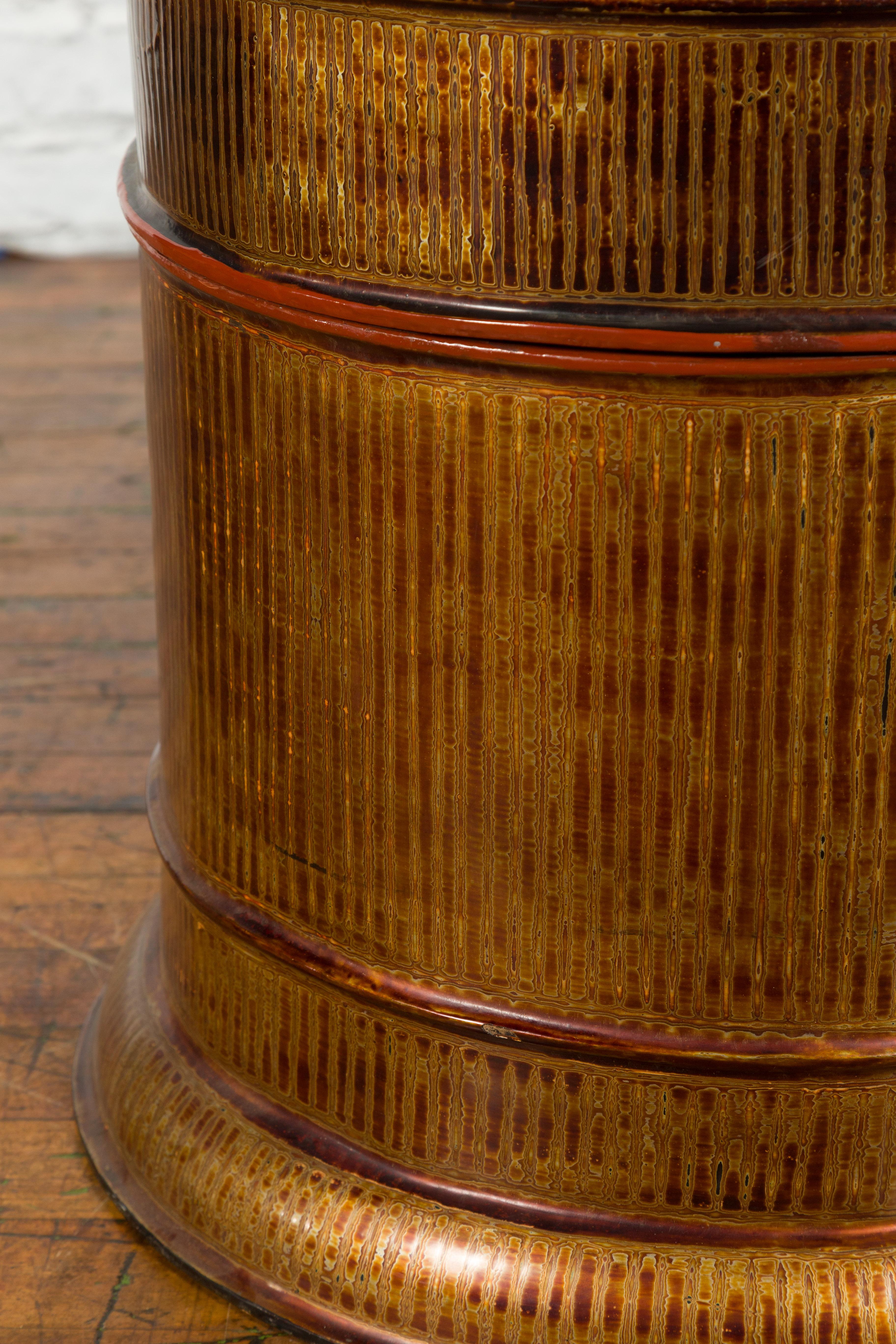 Burmese Vintage Negora Lacquer Circular Storage Bin with Vertical Stripes For Sale 4