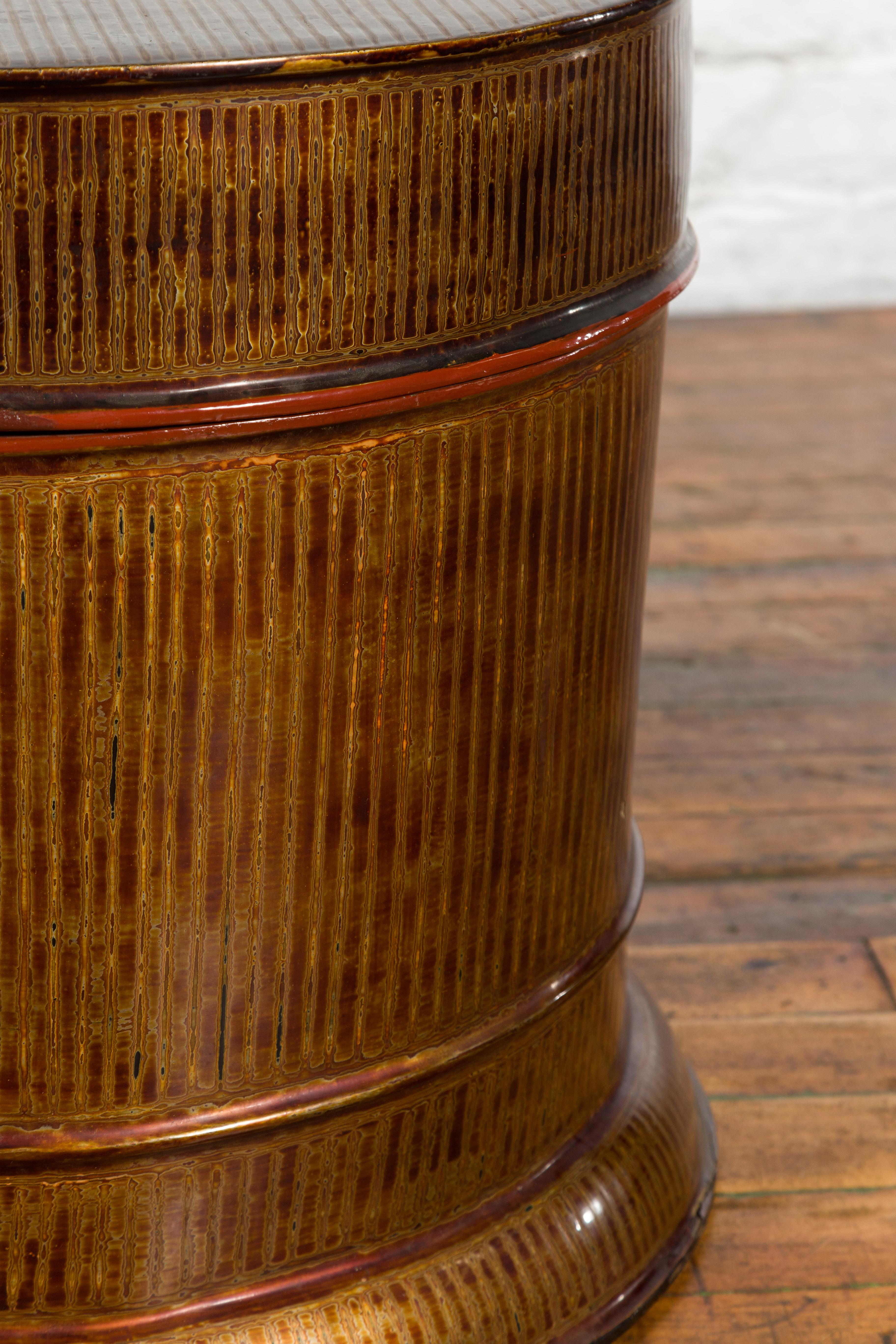 Burmese Vintage Negora Lacquer Circular Storage Bin with Vertical Stripes For Sale 5