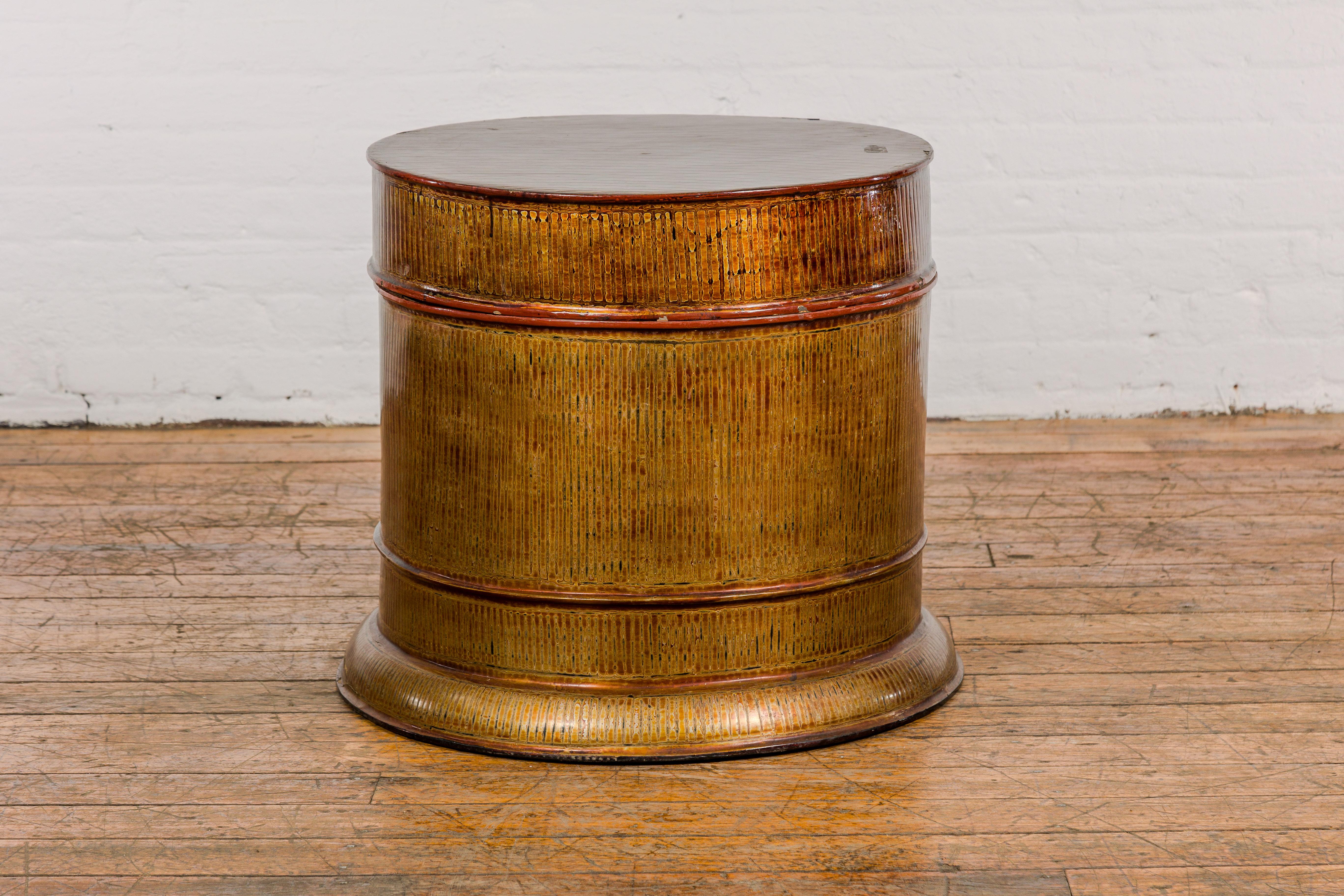 Burmese Vintage Negora Lacquer Circular Storage Bin with Vertical Stripes For Sale 6