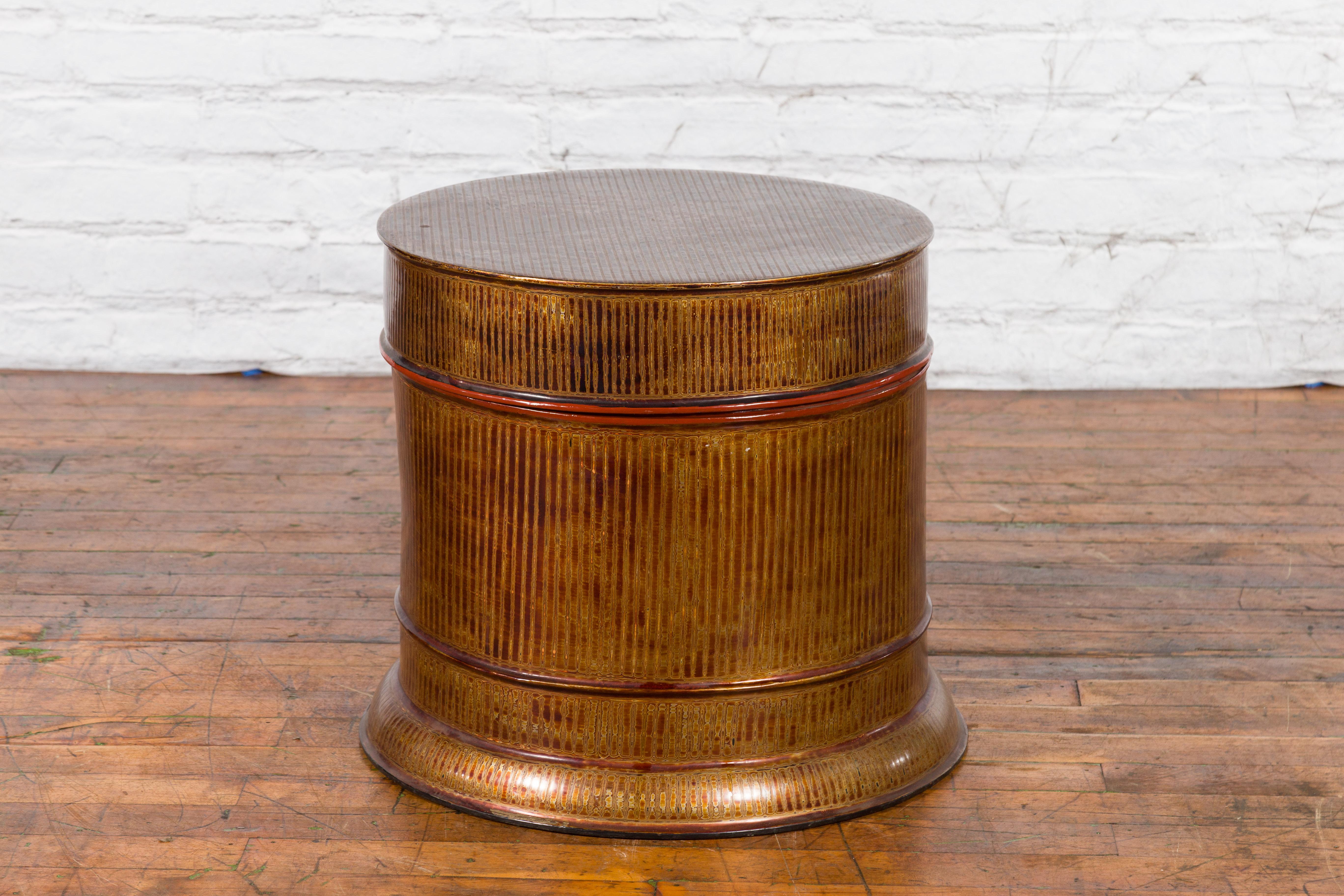 Burmese Vintage Negora Lacquer Circular Storage Bin with Vertical Stripes For Sale 7