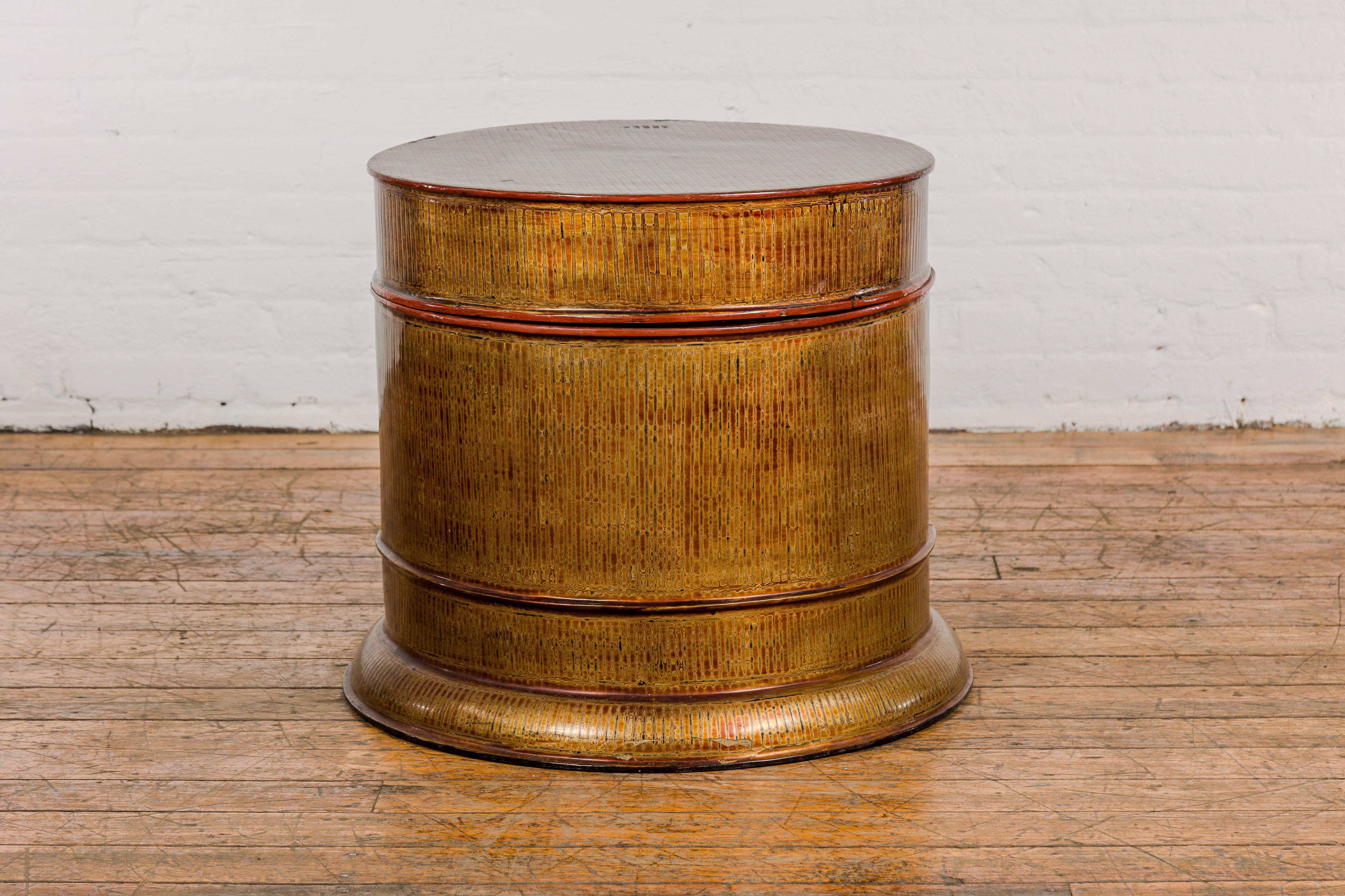 Burmese Vintage Negora Lacquer Circular Storage Bin with Vertical Stripes For Sale 7