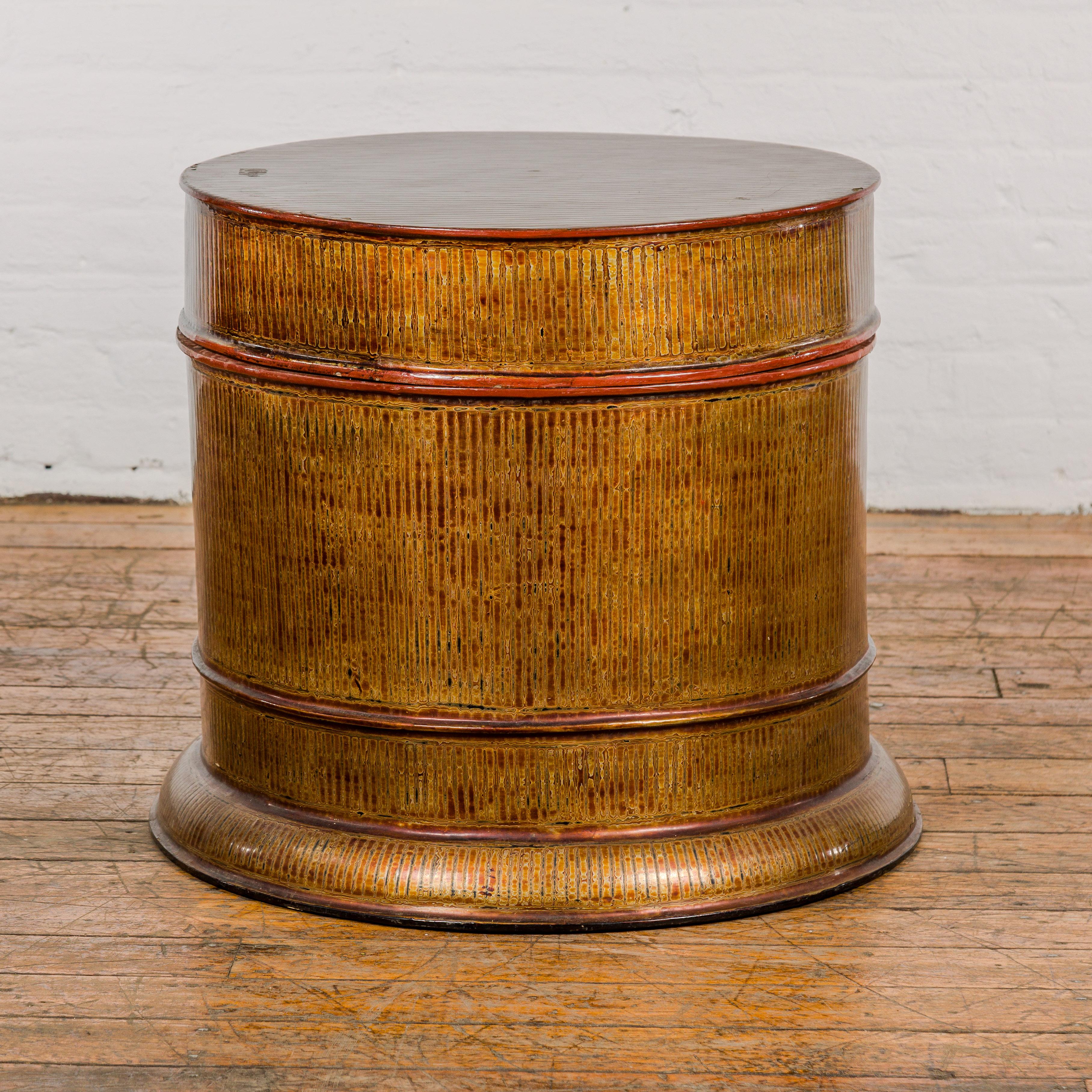 Burmese Vintage Negora Lacquer Circular Storage Bin with Vertical Stripes For Sale 8