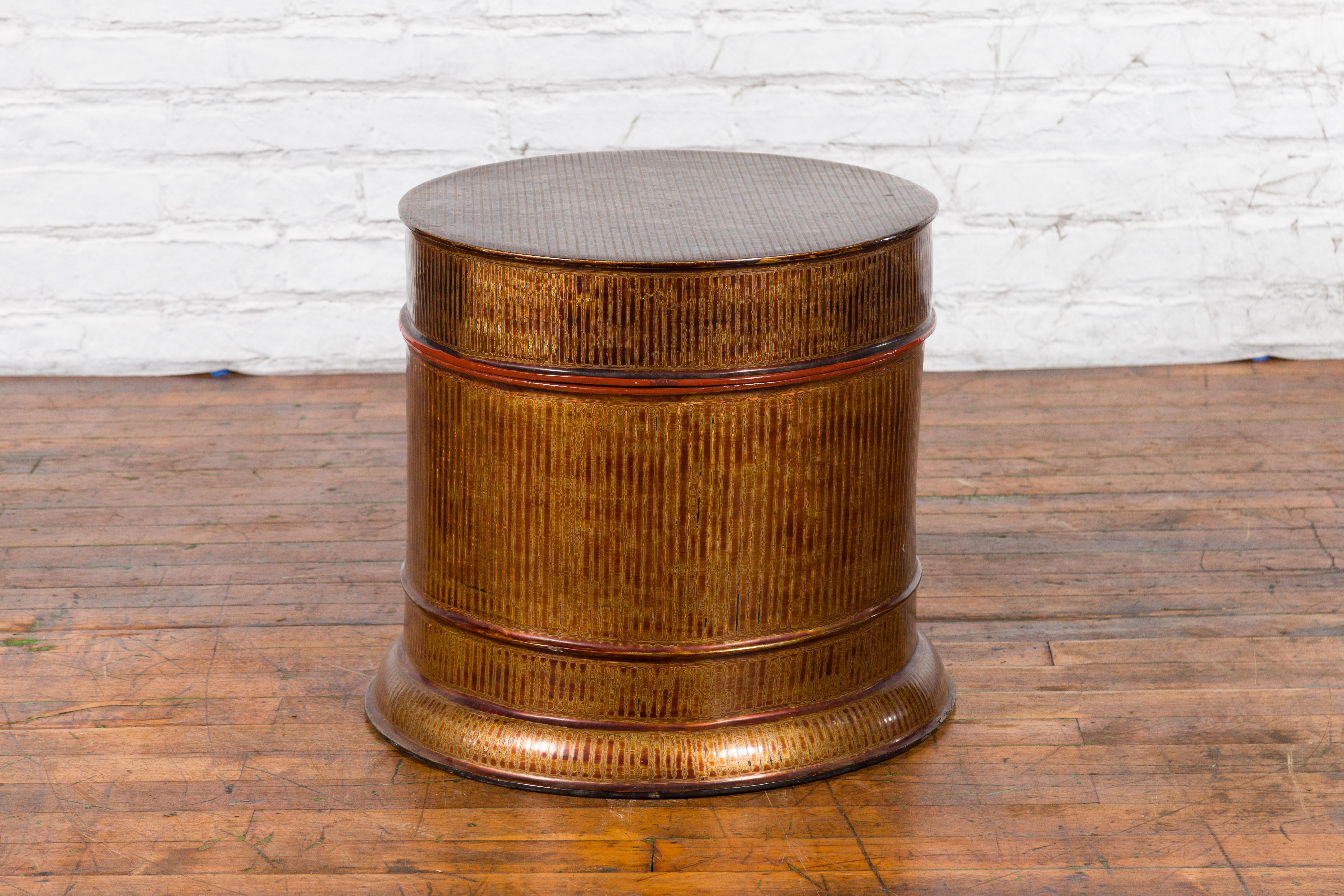 Mid-Century Modern Burmese Vintage Negora Lacquer Circular Storage Bin with Vertical Stripes For Sale