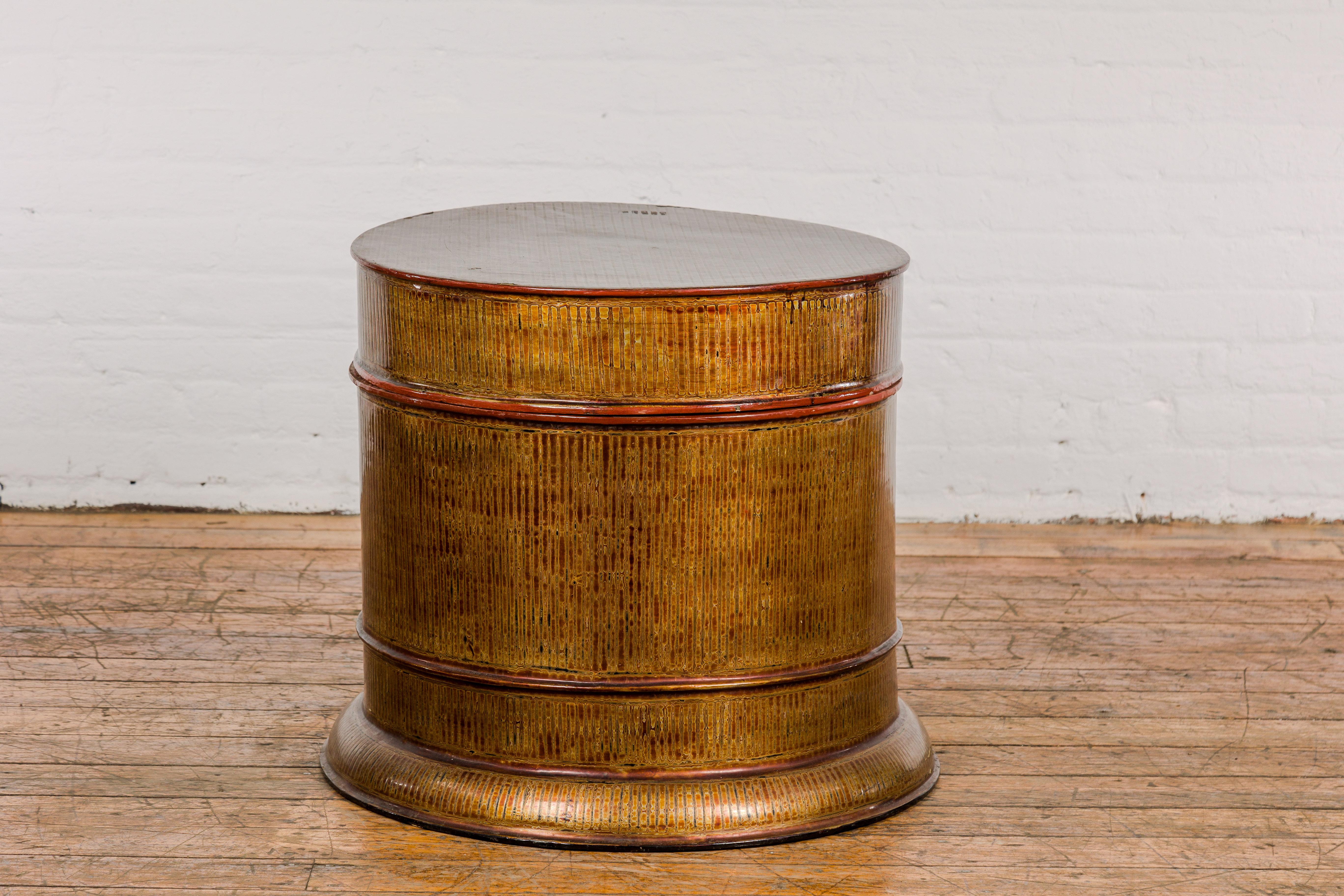 Asian Burmese Vintage Negora Lacquer Circular Storage Bin with Vertical Stripes For Sale