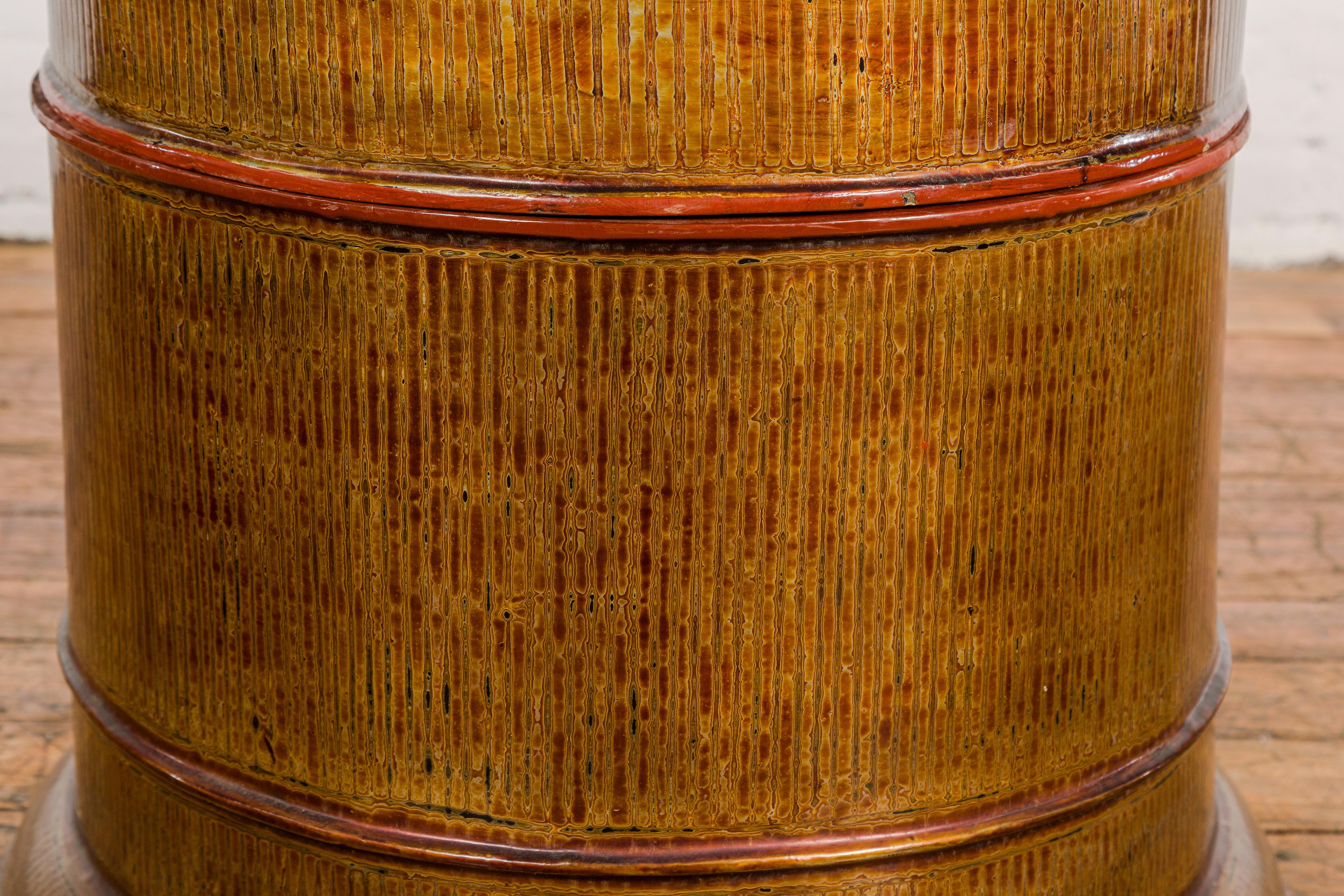 Burmese Vintage Negora Lacquer Circular Storage Bin with Vertical Stripes In Good Condition For Sale In Yonkers, NY
