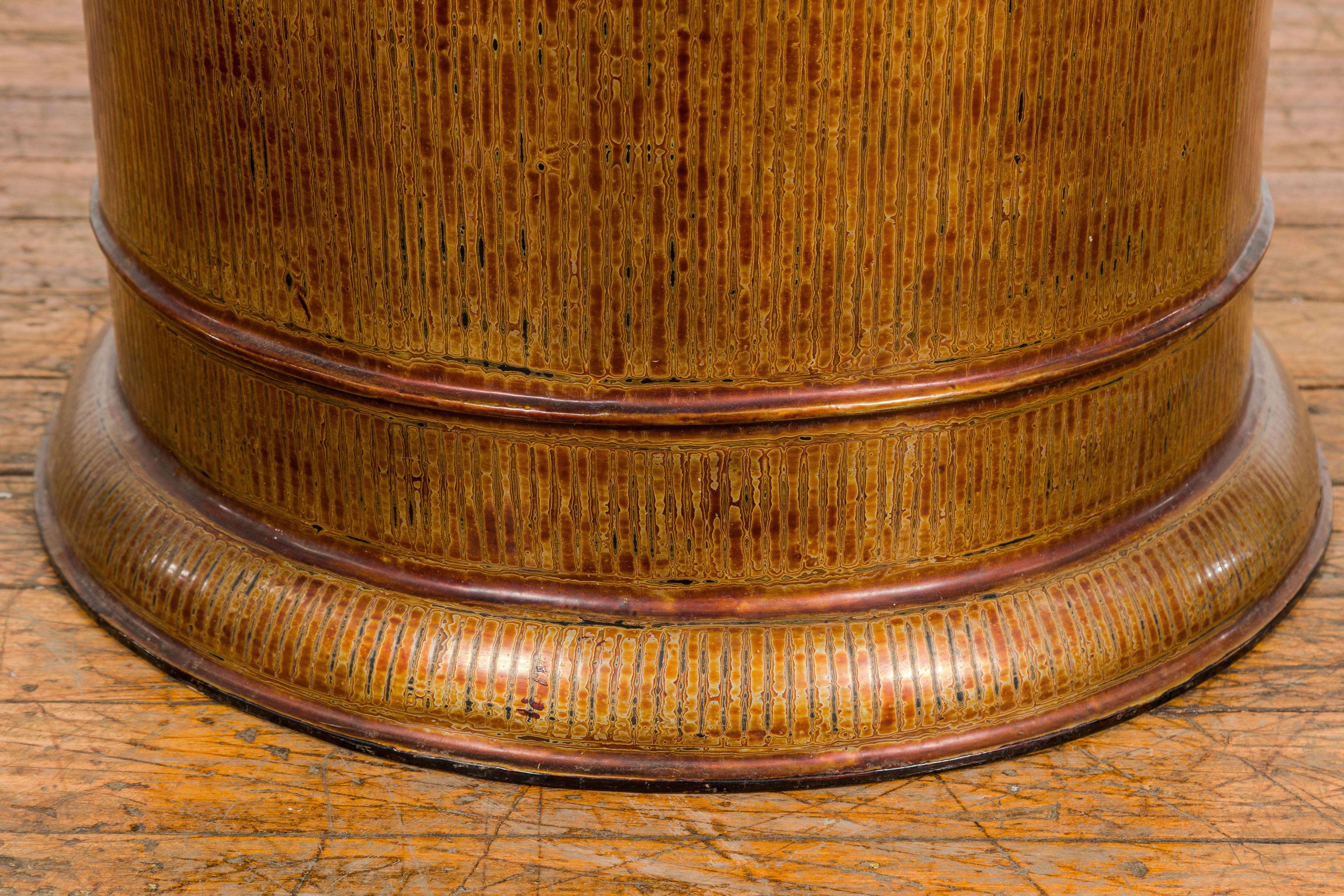 20th Century Burmese Vintage Negora Lacquer Circular Storage Bin with Vertical Stripes For Sale