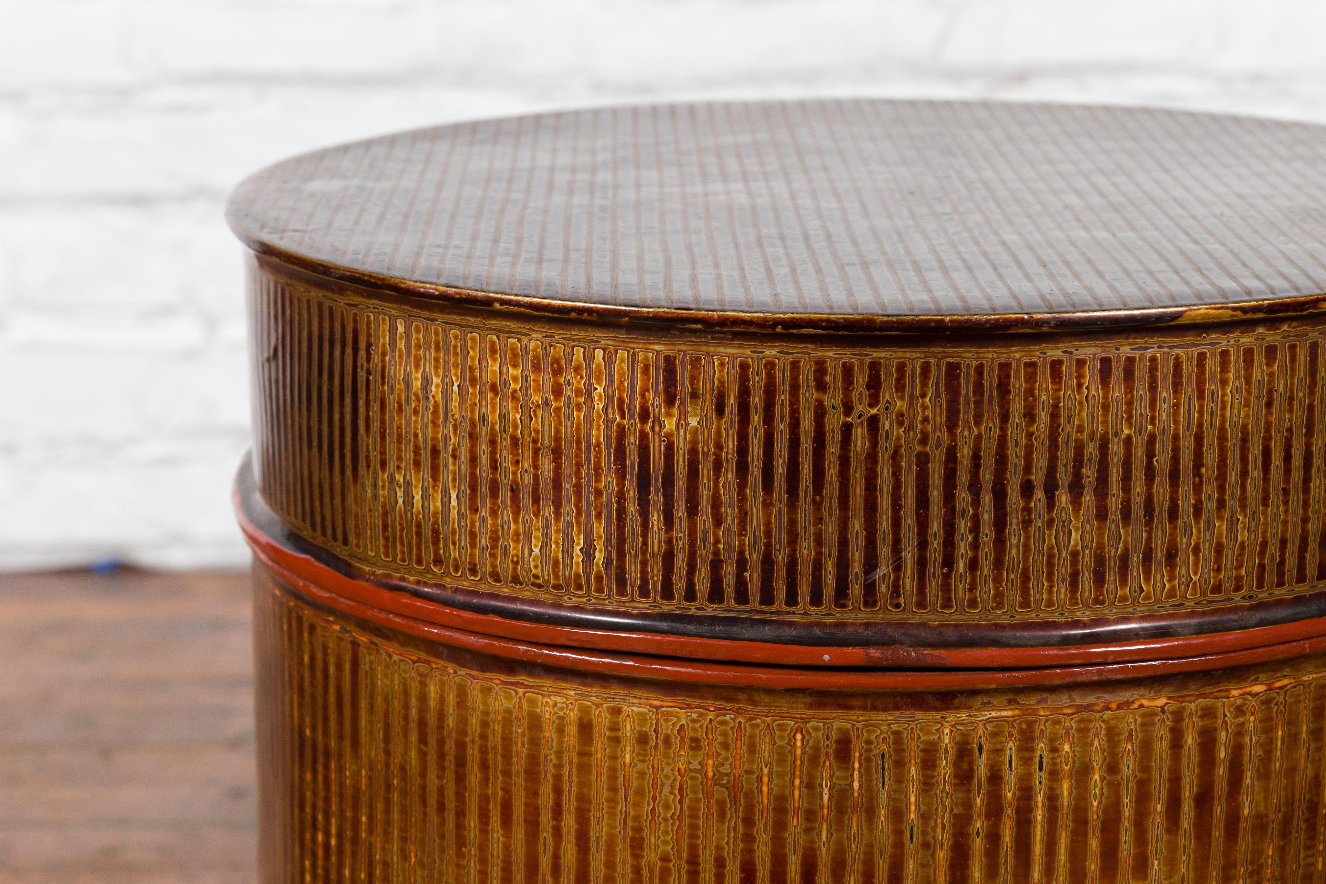 Burmese Vintage Negora Lacquer Circular Storage Bin with Vertical Stripes For Sale 1