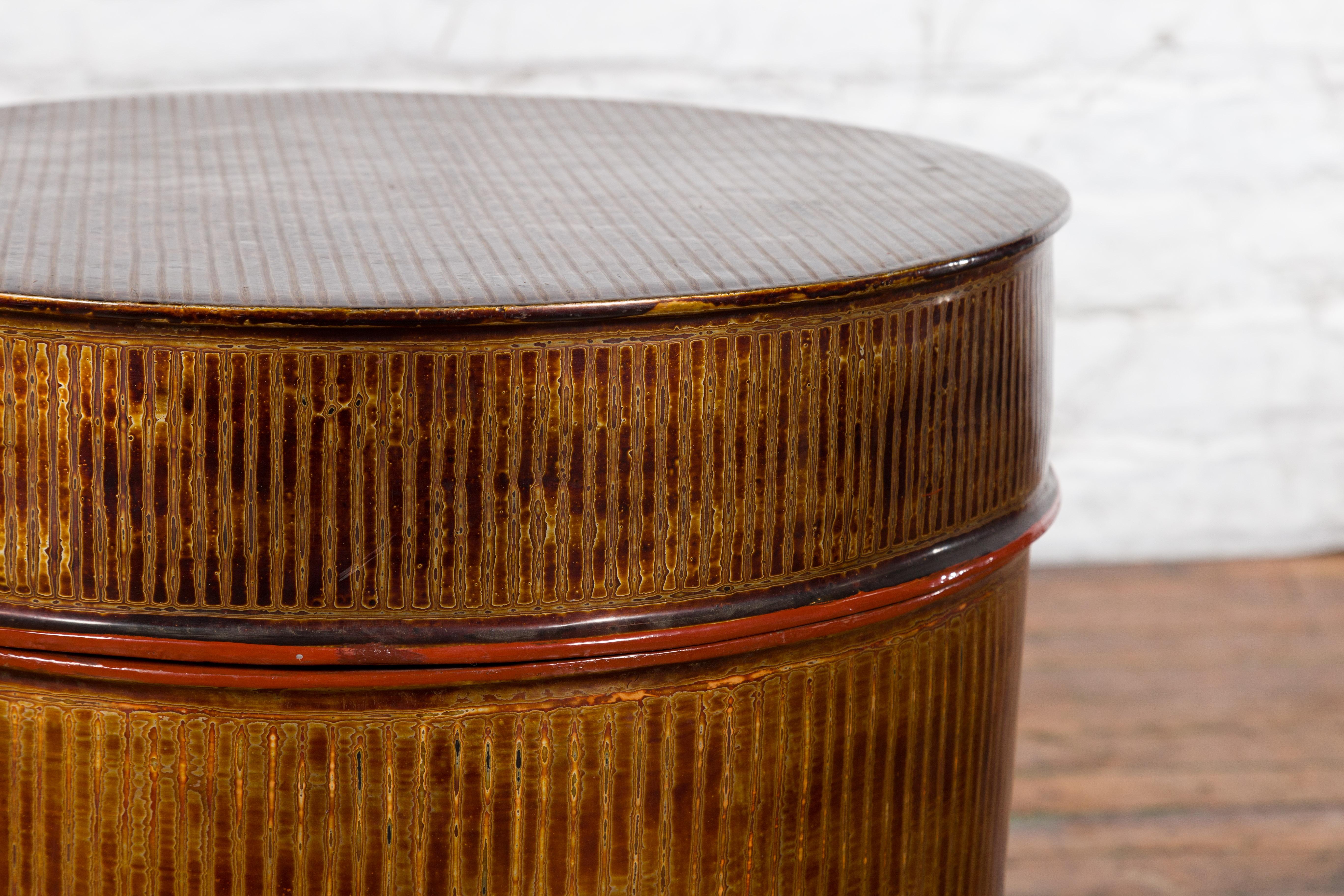 Burmese Vintage Negora Lacquer Circular Storage Bin with Vertical Stripes For Sale 2