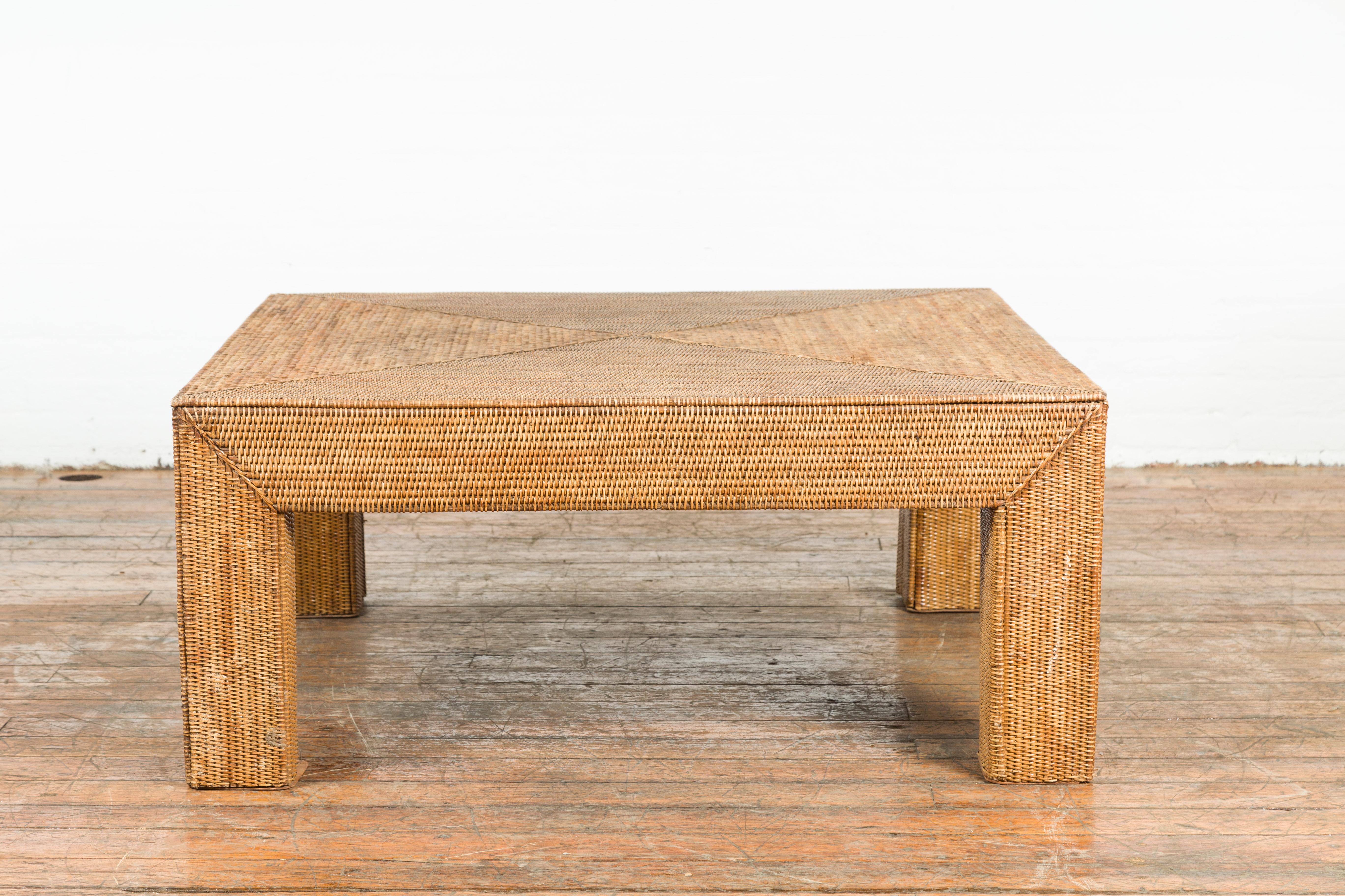 Table basse birmane vintage à pieds Parsons en rotin, cousue à la main sur bois en vente 4