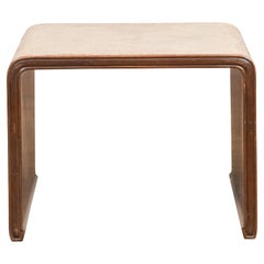 Tavolino vintage birmano a cascata con piano in rattan intrecciato e piedi a zoccolo di cavallo