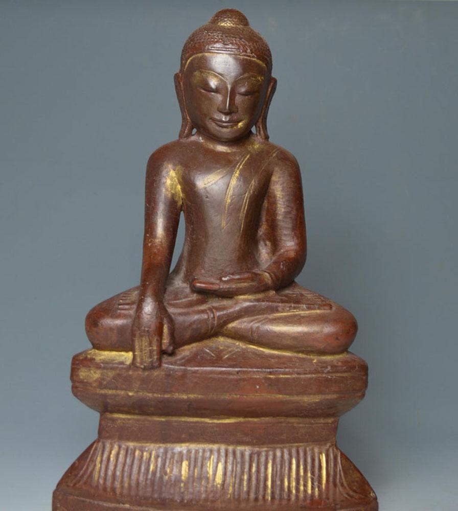 Carved Burmese Wood Lacquer Buddha circa 18th / 19th Century Asian Antiques