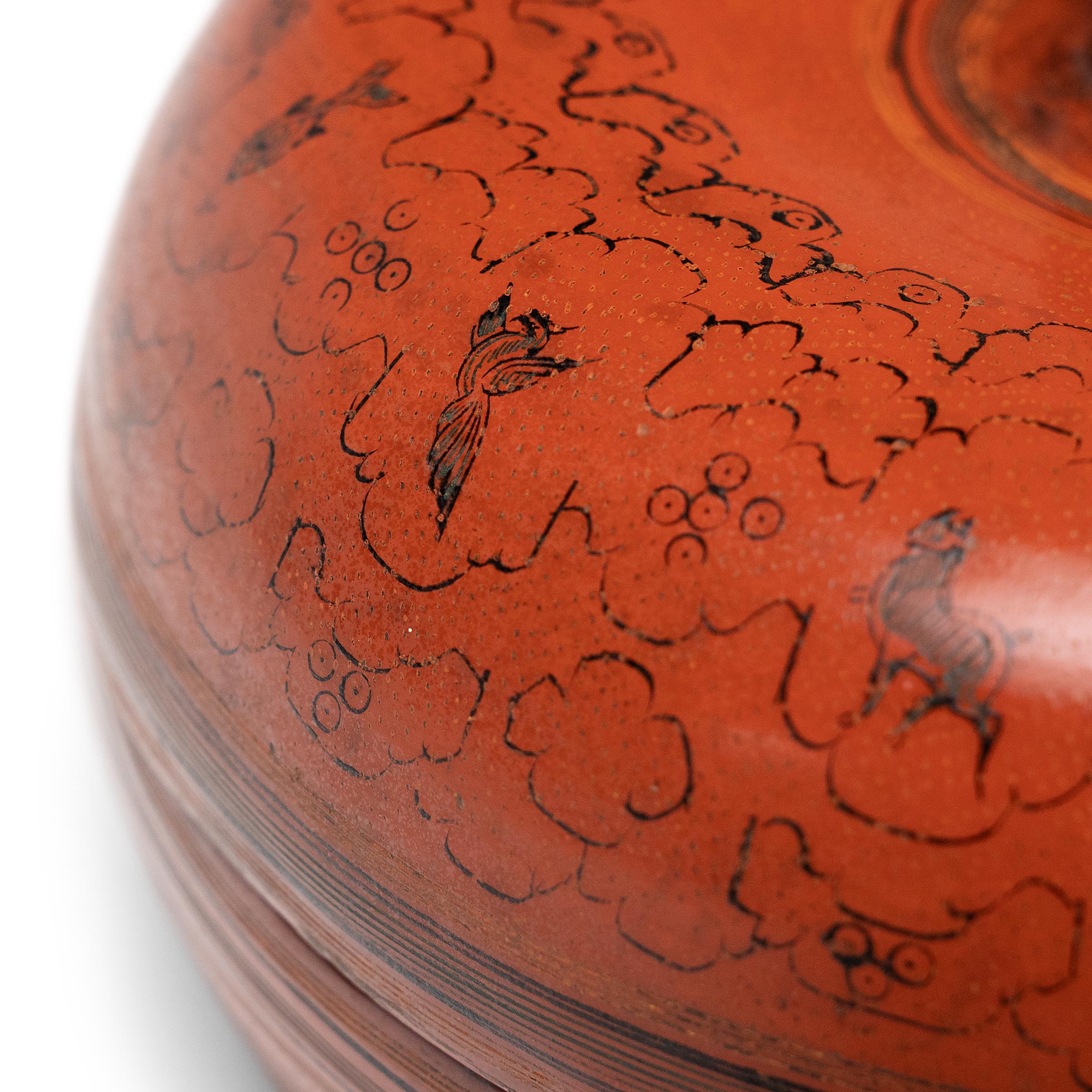 Arte popolare Burmese Yun Lacquer Gourd Box, c. 1900
