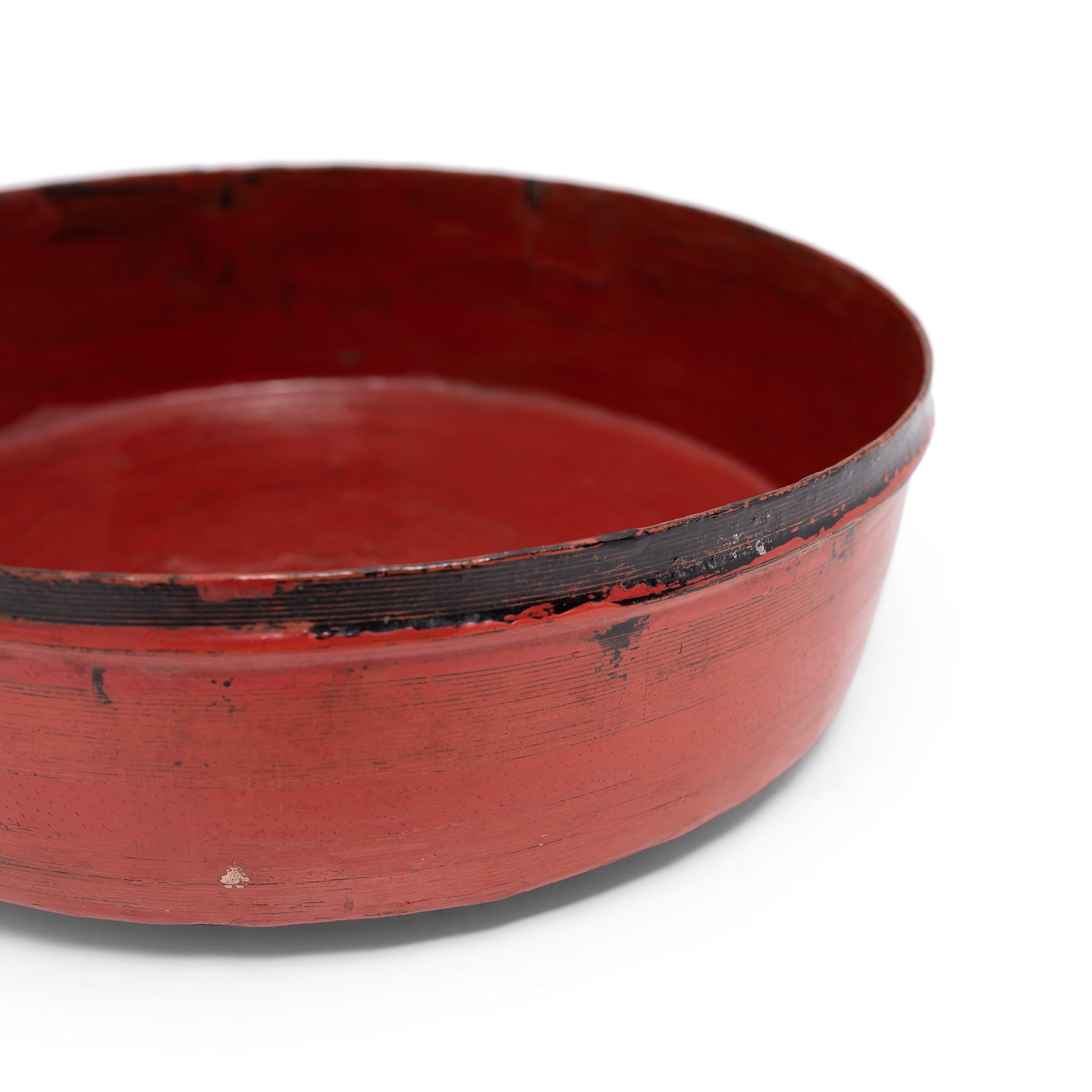 Burmese Yun Lacquer Tray, c. 1900 In Good Condition In Chicago, IL