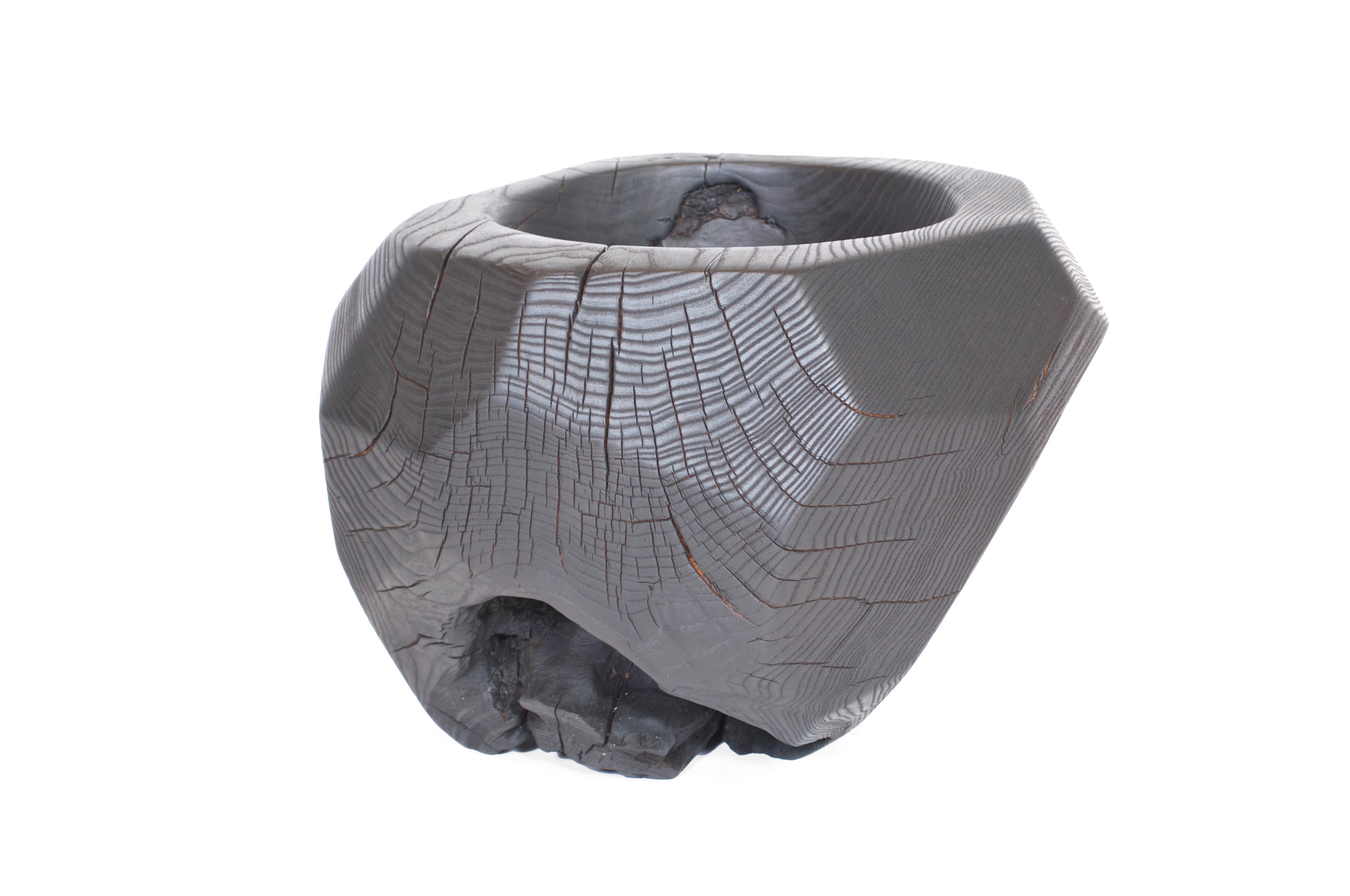 Vessel 2831 by Jörg Pietschmann
Dimensions: D 39 x W 39 x H 29 cm 
Materials: ash.
Technique: burned
Finish: polished oil finish.


In Pietschmann’s sculptures, trees that for centuries were part of a landscape and founded in primordial forces tell