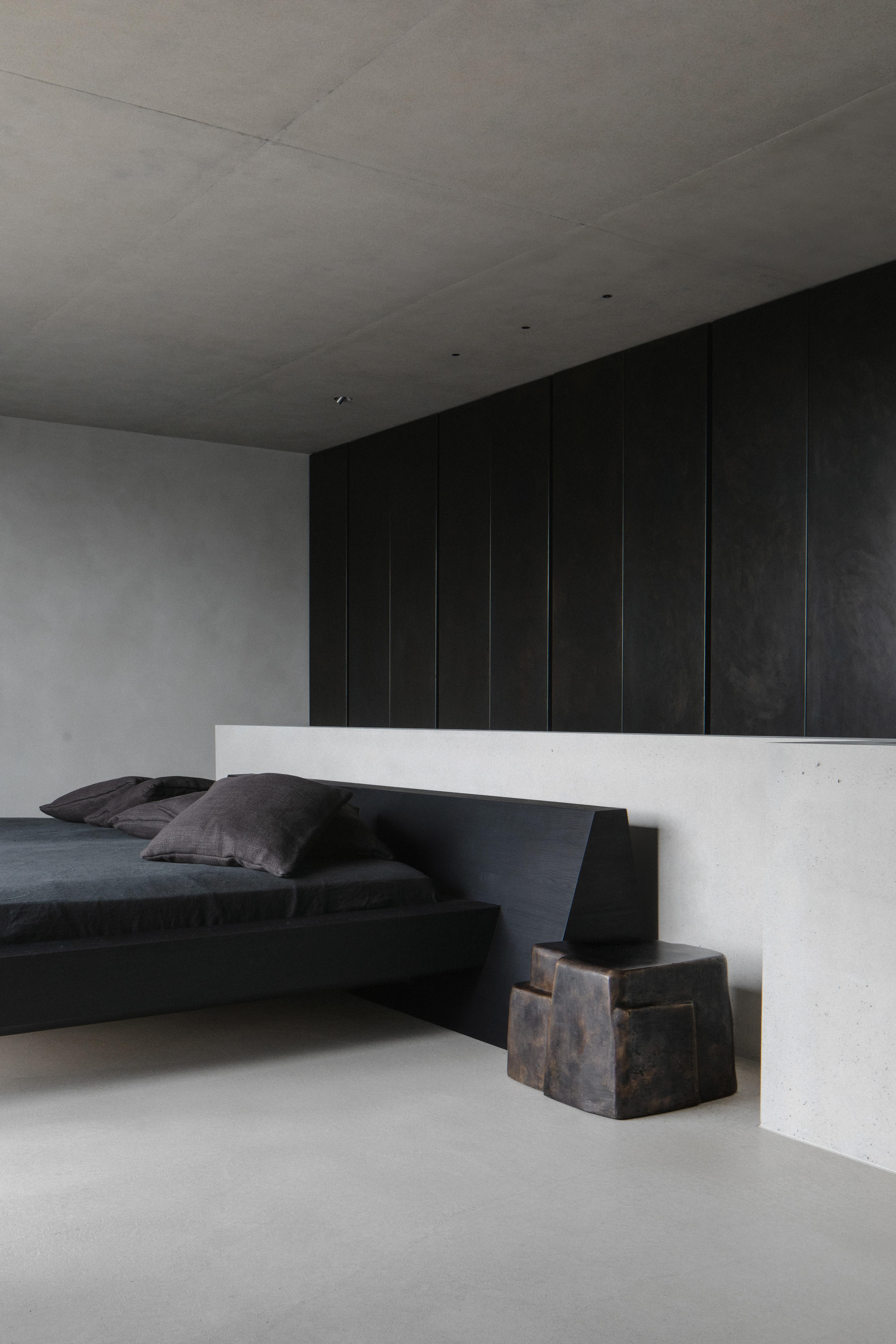 Allemand Lit Kalon en Oak Wood Burned par Eichkorn en vente