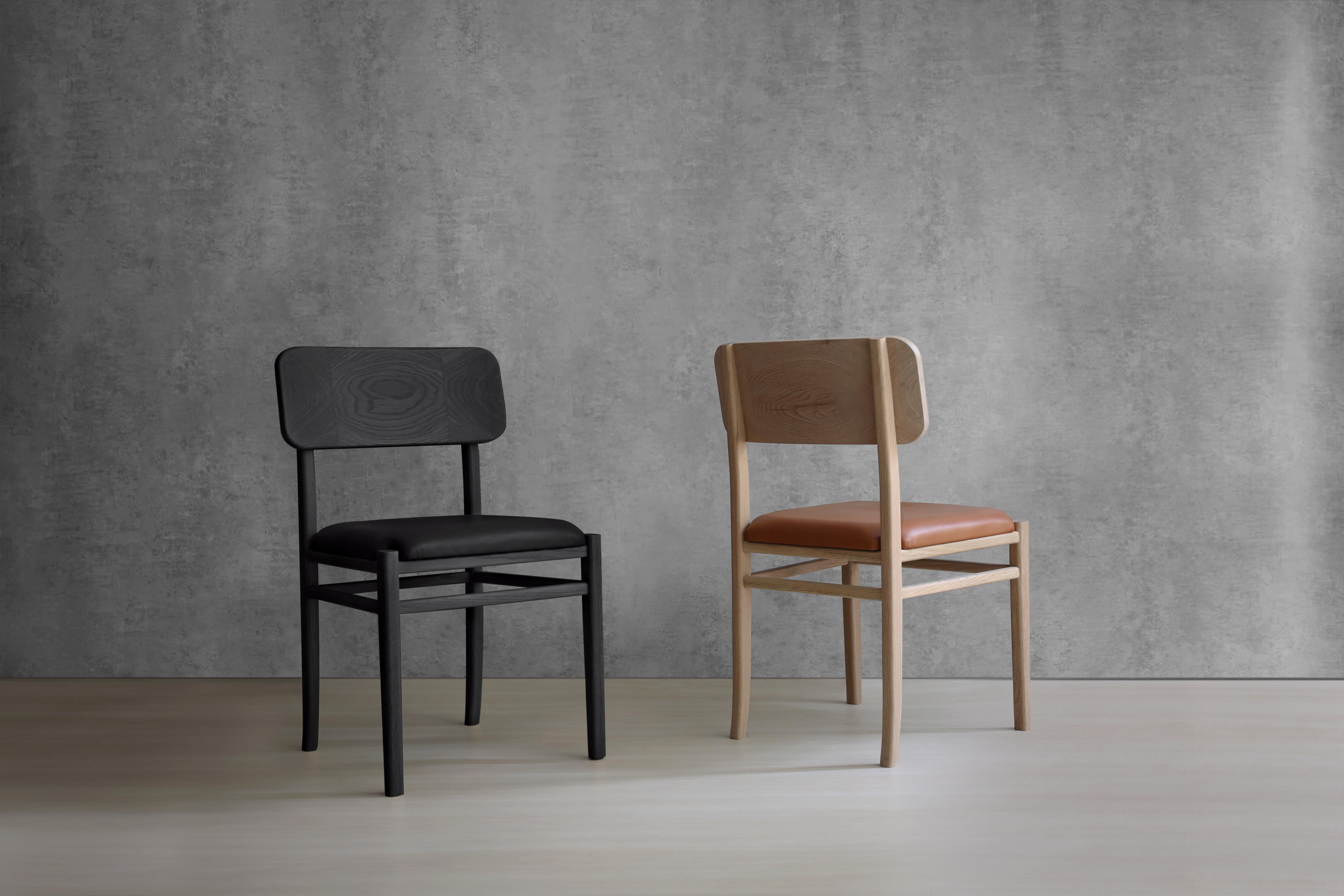 2 Noviembre X Dining Chair in Burned Oak Wood with Leather Seat by Joel Escalona (Poliert)
