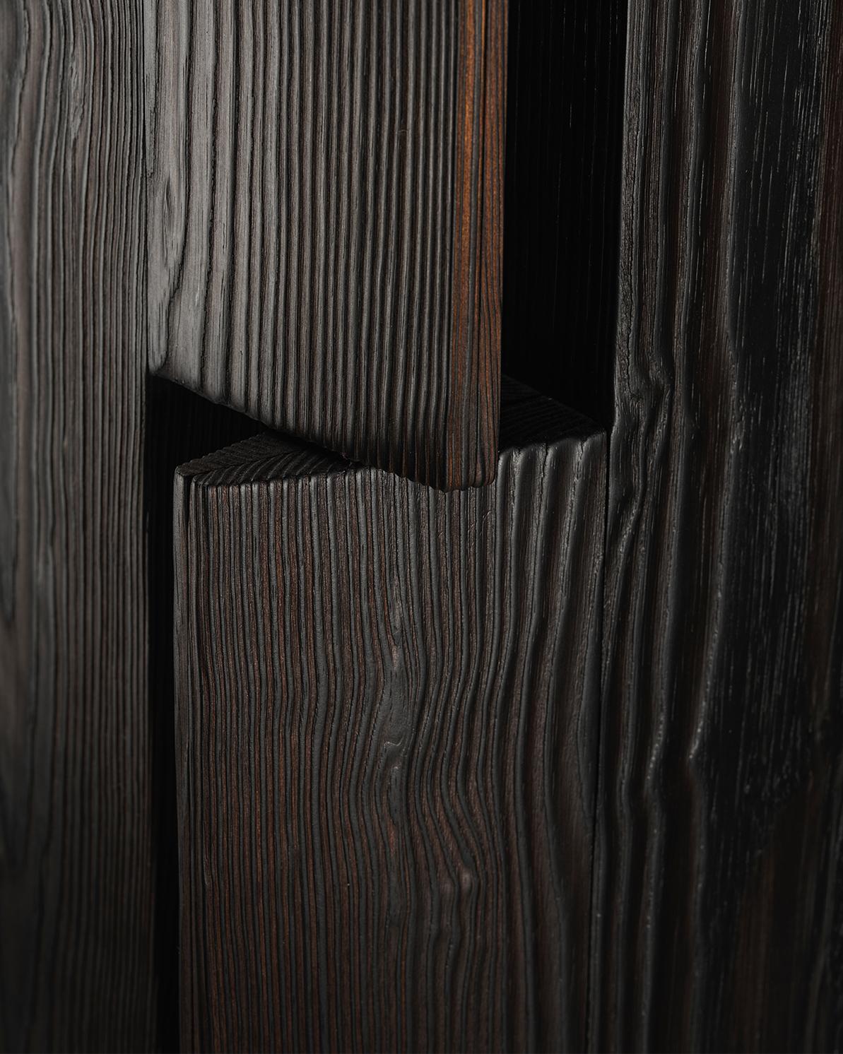 Gebranntes Holz Norma Paravent Uralte Technik 'Shou Sugi Ban' von Tim Vranken im Zustand „Neu“ im Angebot in 1204, CH