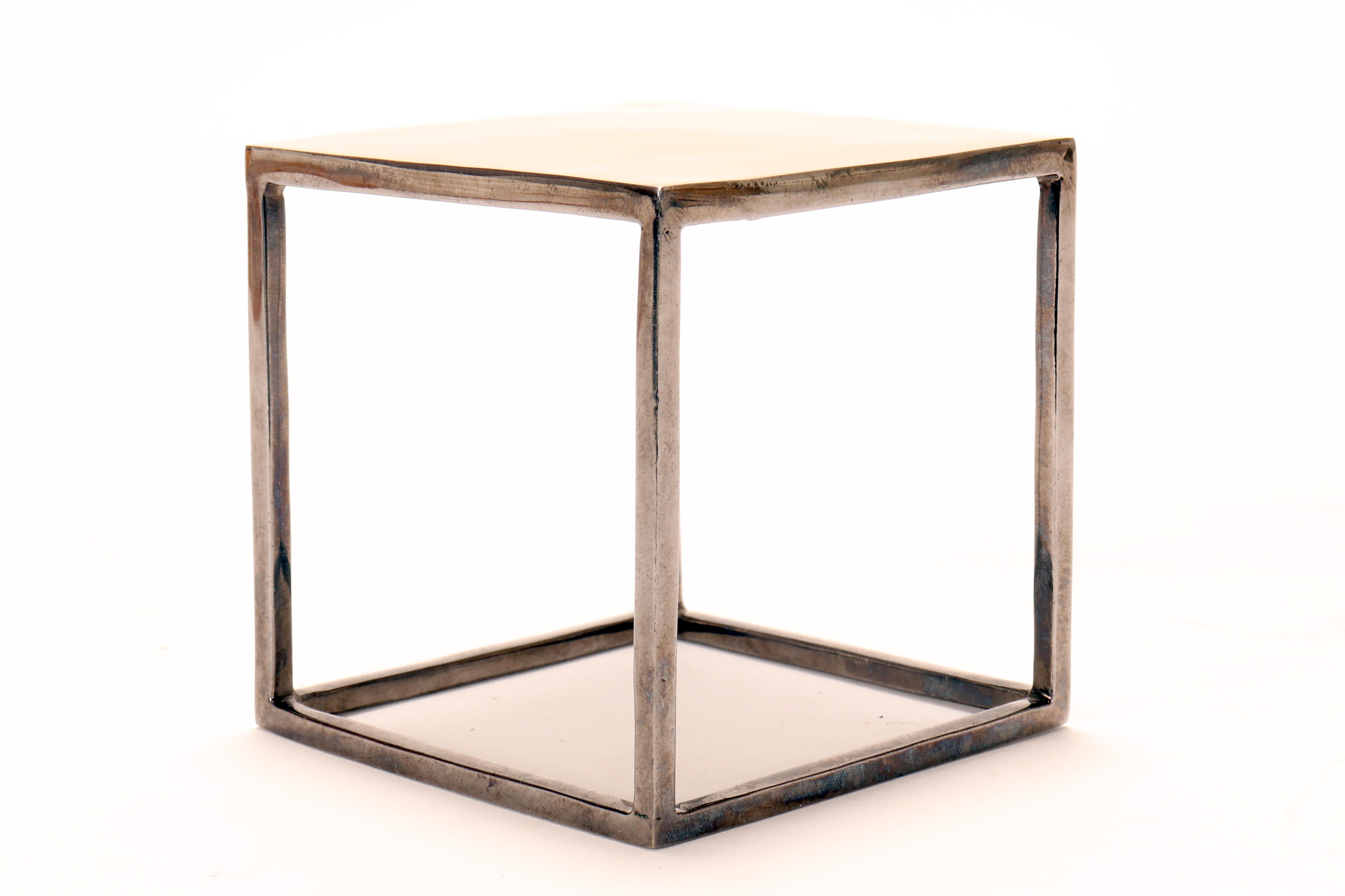 italien Burnished brass cubic bracelet. By Stefania Bosio for Ornamenta. Italy, 2000. en vente