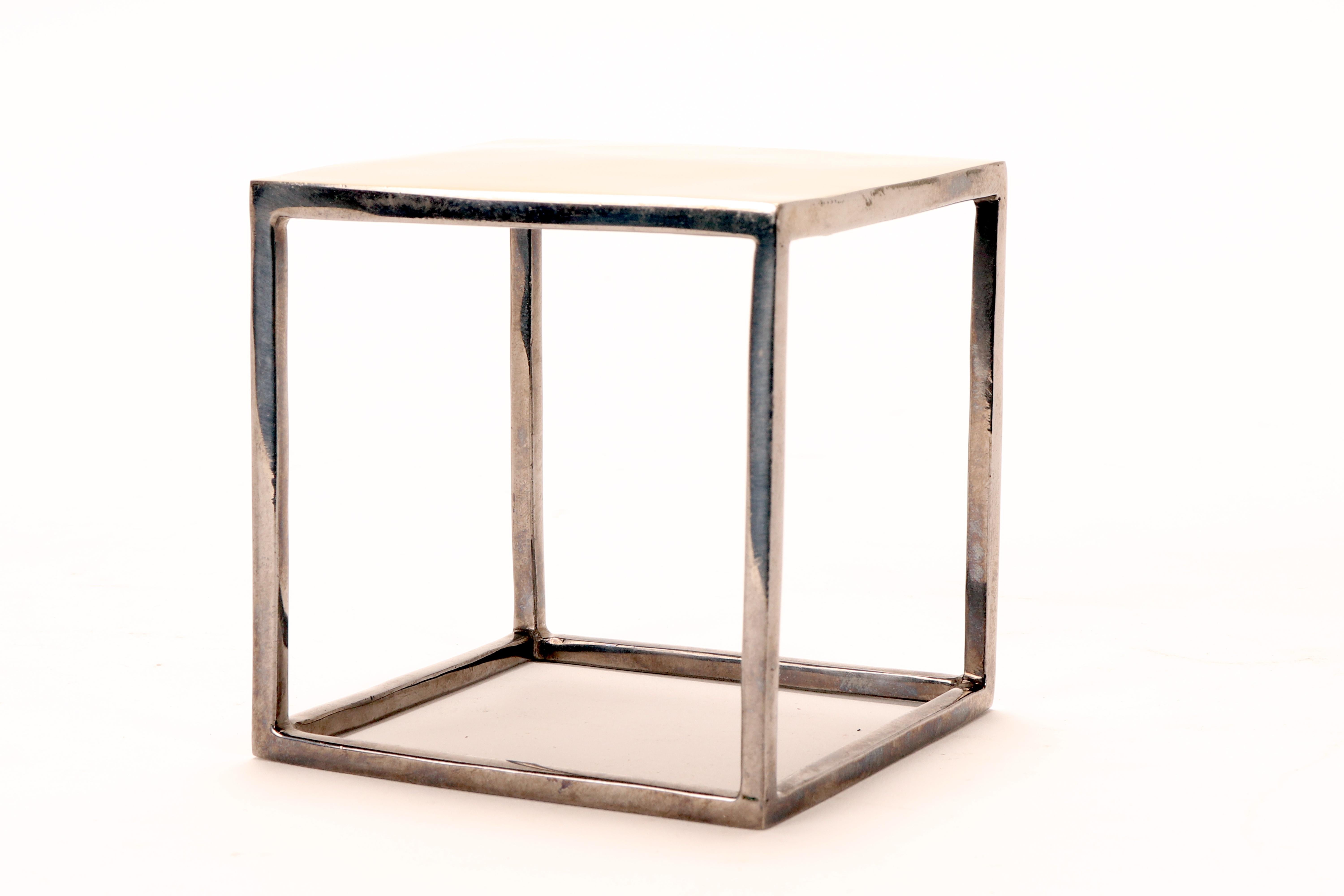 Burnished brass cubic bracelet. By Stefania Bosio for Ornamenta. Italy, 2000. Bon état - En vente à Milan, IT