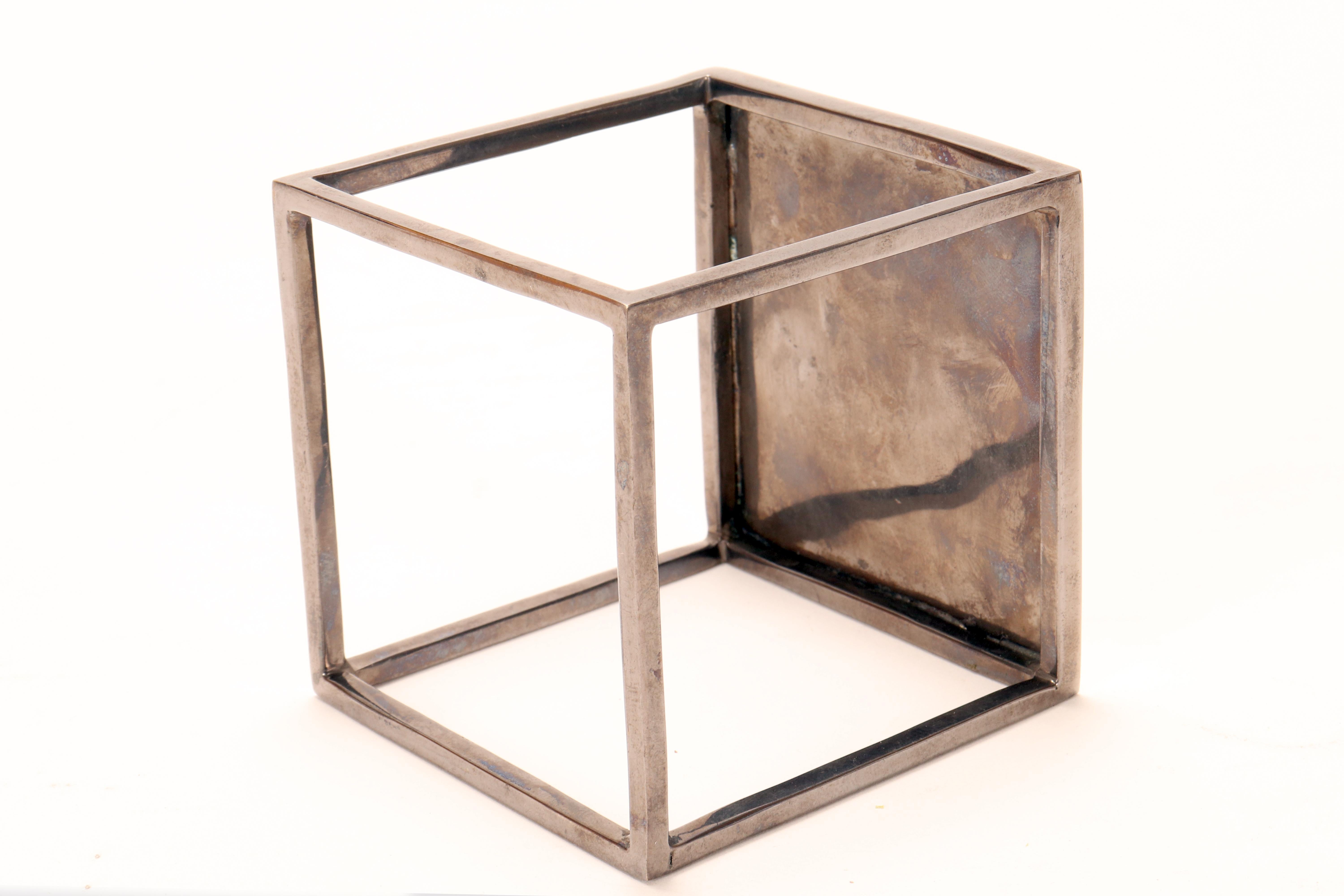 XXIe siècle et contemporain Burnished brass cubic bracelet. By Stefania Bosio for Ornamenta. Italy, 2000. en vente