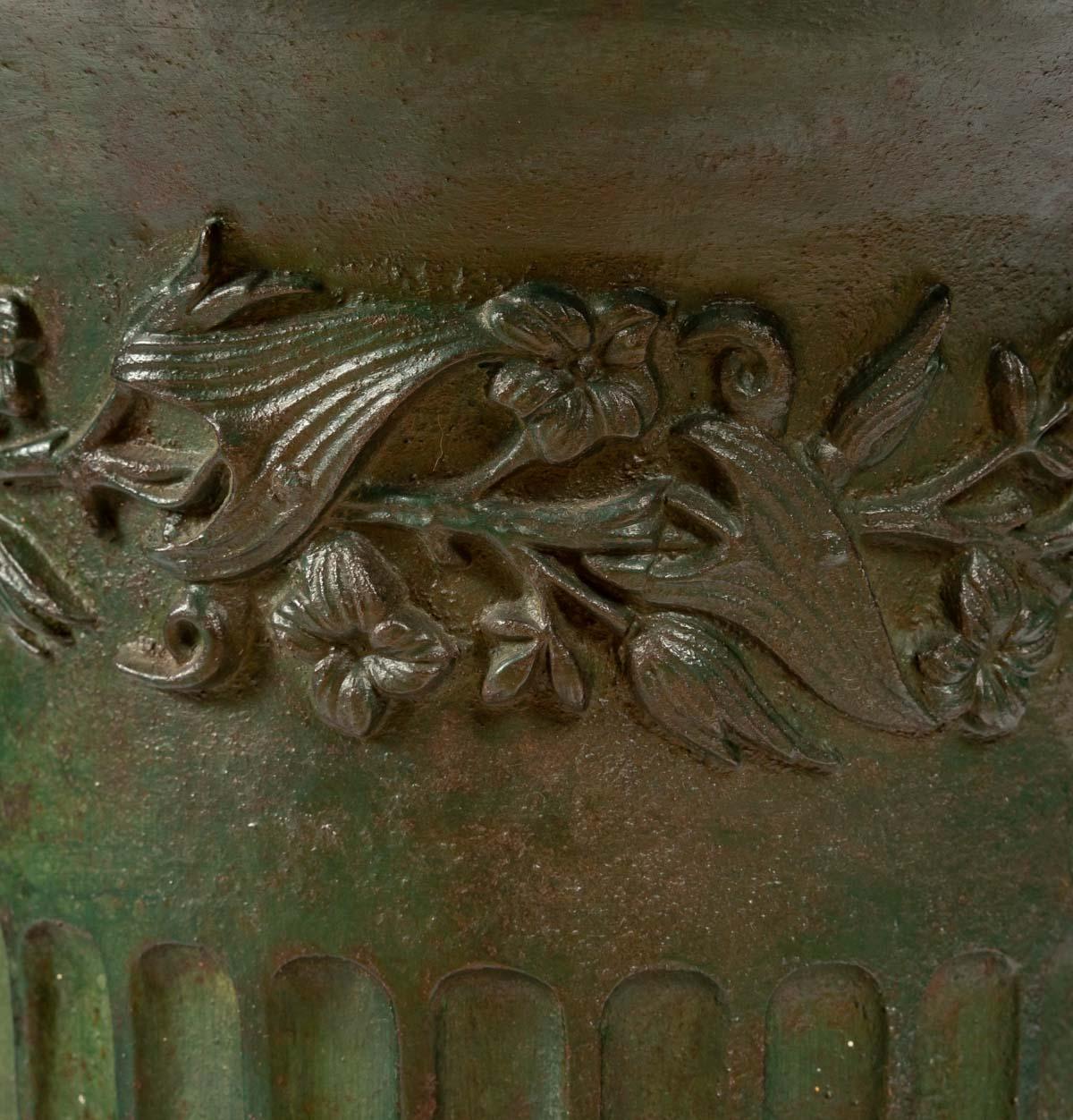 Lampadaire en laiton bruni, attribué à La Maison Jansen, 20e siècle en vente 3