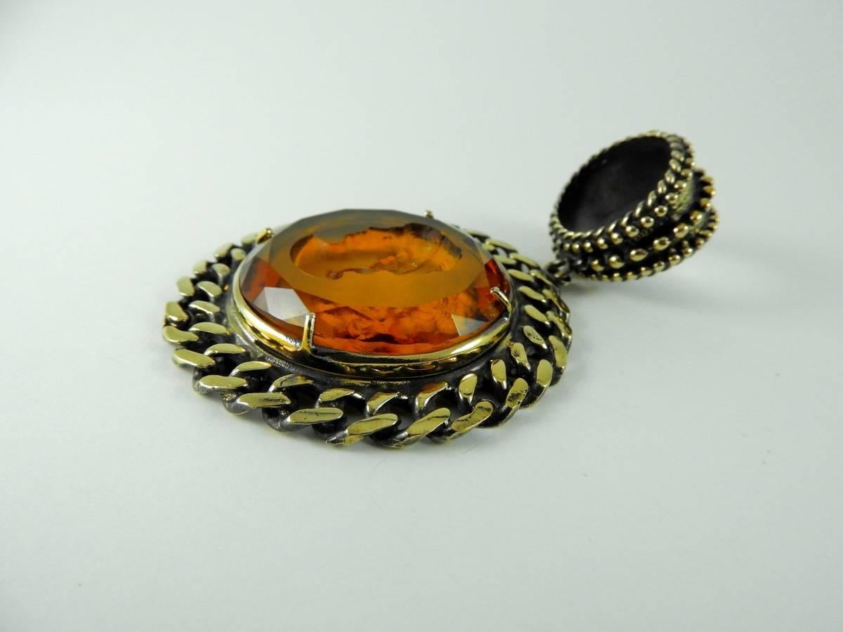  Burnished bronze pendant with engraved Murano Glass insert. In New Condition In Aci Castello, IT