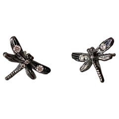 Boucles d'oreilles modernes en argent et diamants de style rocaille avec libellule brûlée