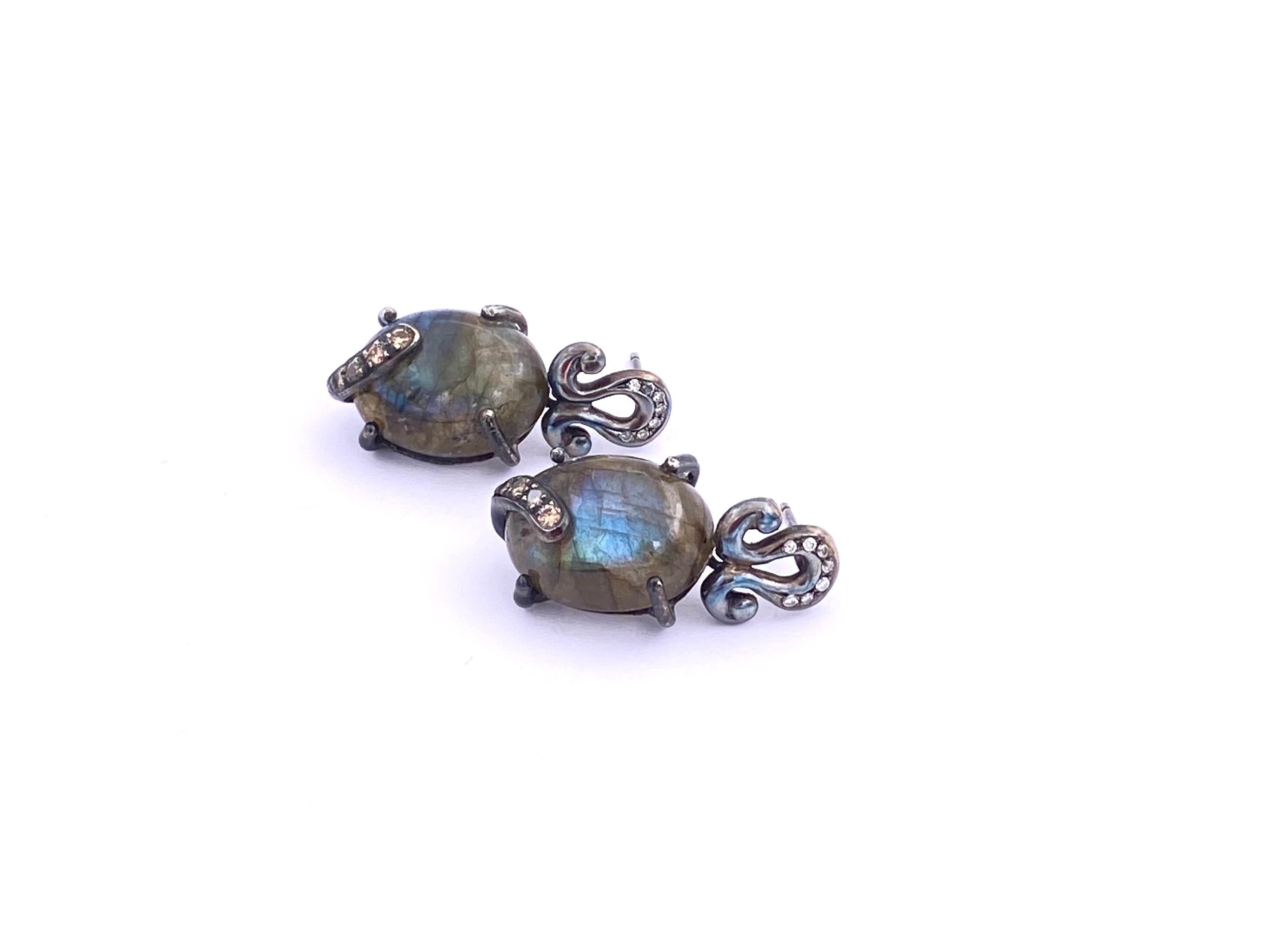 Rock Design 0.18 Kt Grey Diamonds Burnished Silver Labradorite Dangle Earrings In New Condition For Sale In Rome, IT