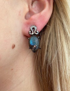 Rock Design Ohrringe mit 0,18 Karat grauen Diamanten in brüniertem Silber Labradorit