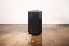 Geometrischer beistelltisch aus brüniertem stahl by Costantini, Ettore Hex, Vorrätig