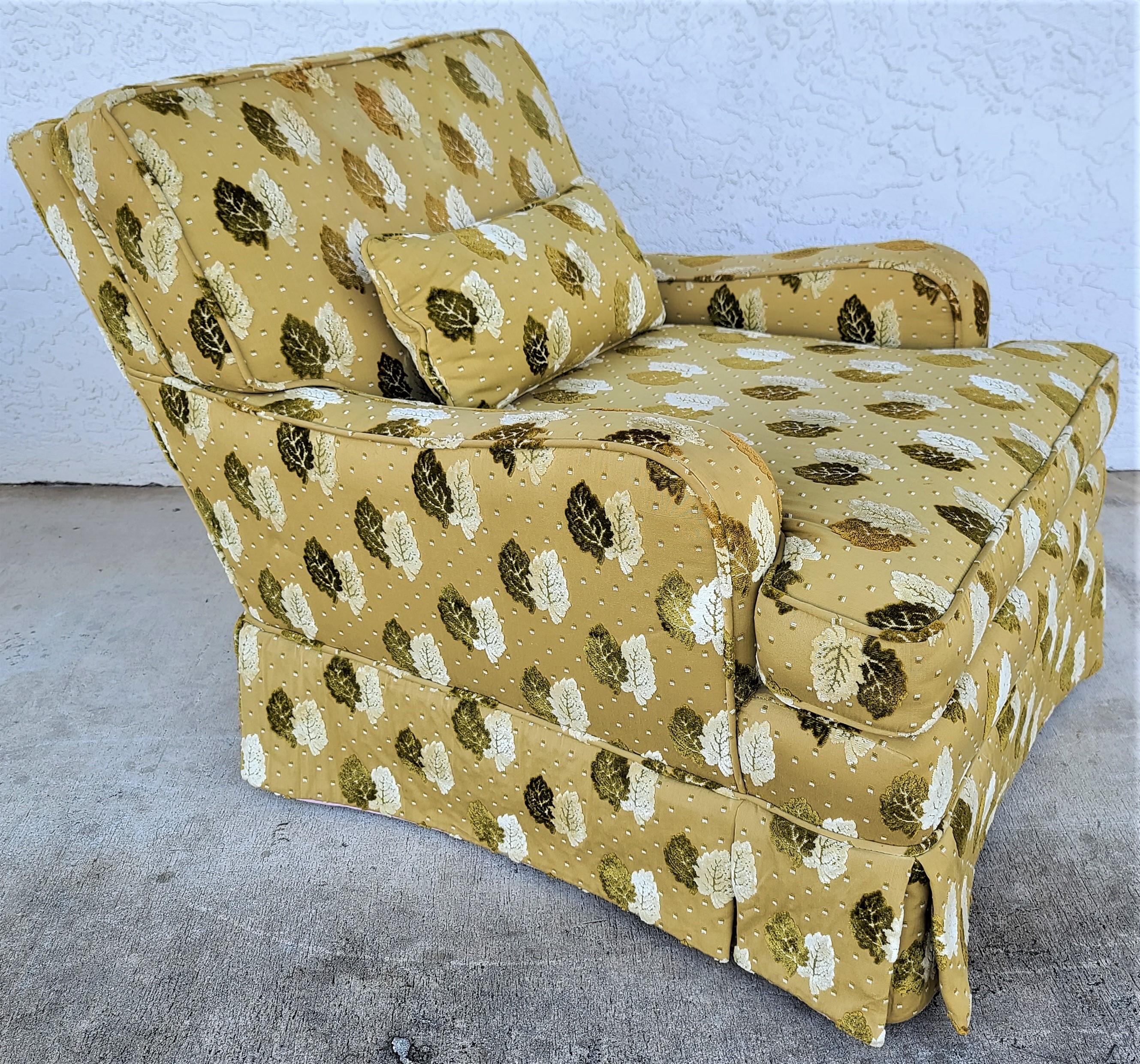 Offering one of our recent Palm Beach Estate fine furniture acquisitions of a
Vintage Rolling lounge club chair with burnout velvet leaves cotton fabric
Very Comfortable with back bolster pillow included.

Coloration: Photos #2 & 3 are most accurate
