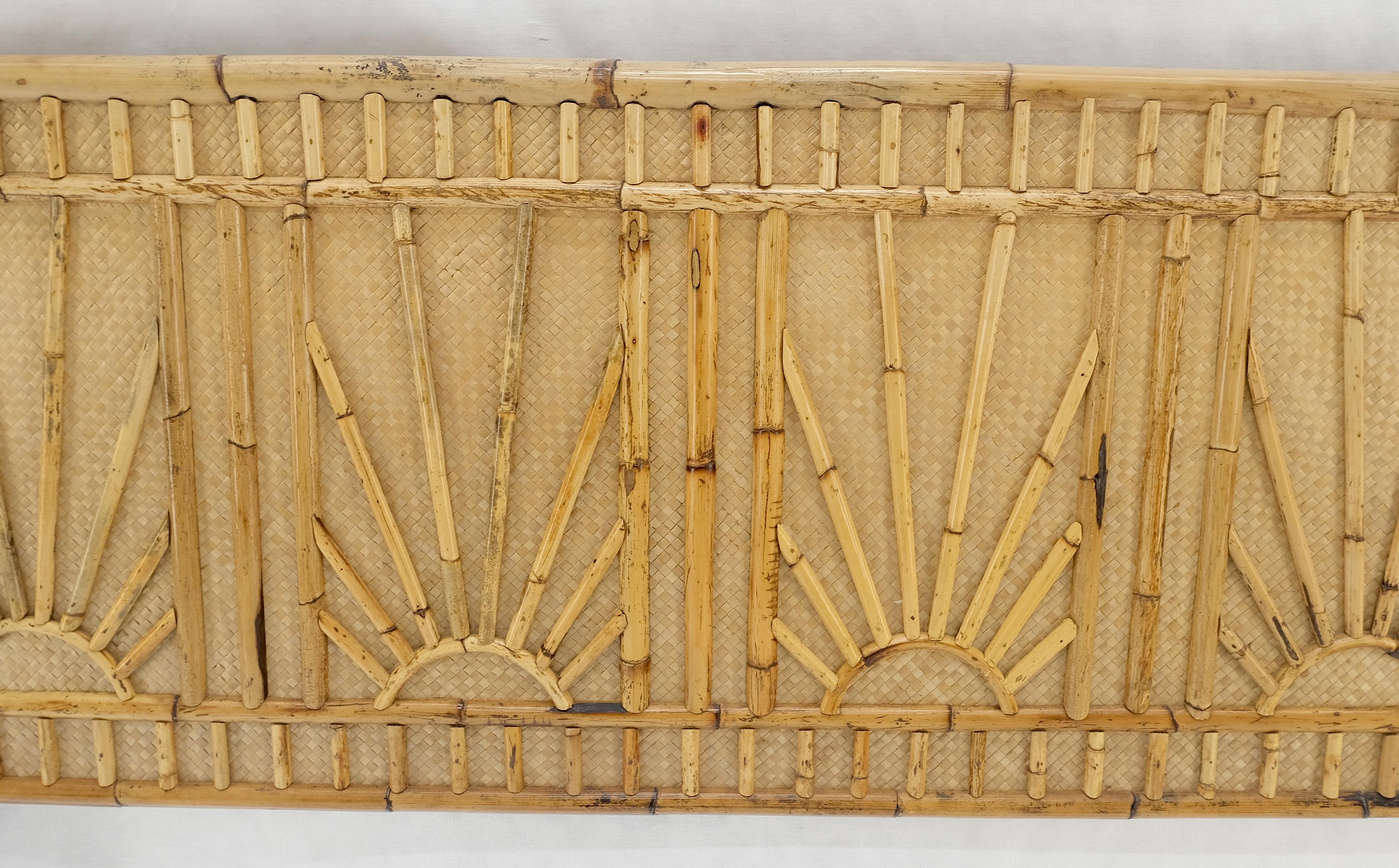 Lacquered Burnt Bamboo & Grasscloth Sun Burst Pattern Queen Size Headboard Bed MINT For Sale