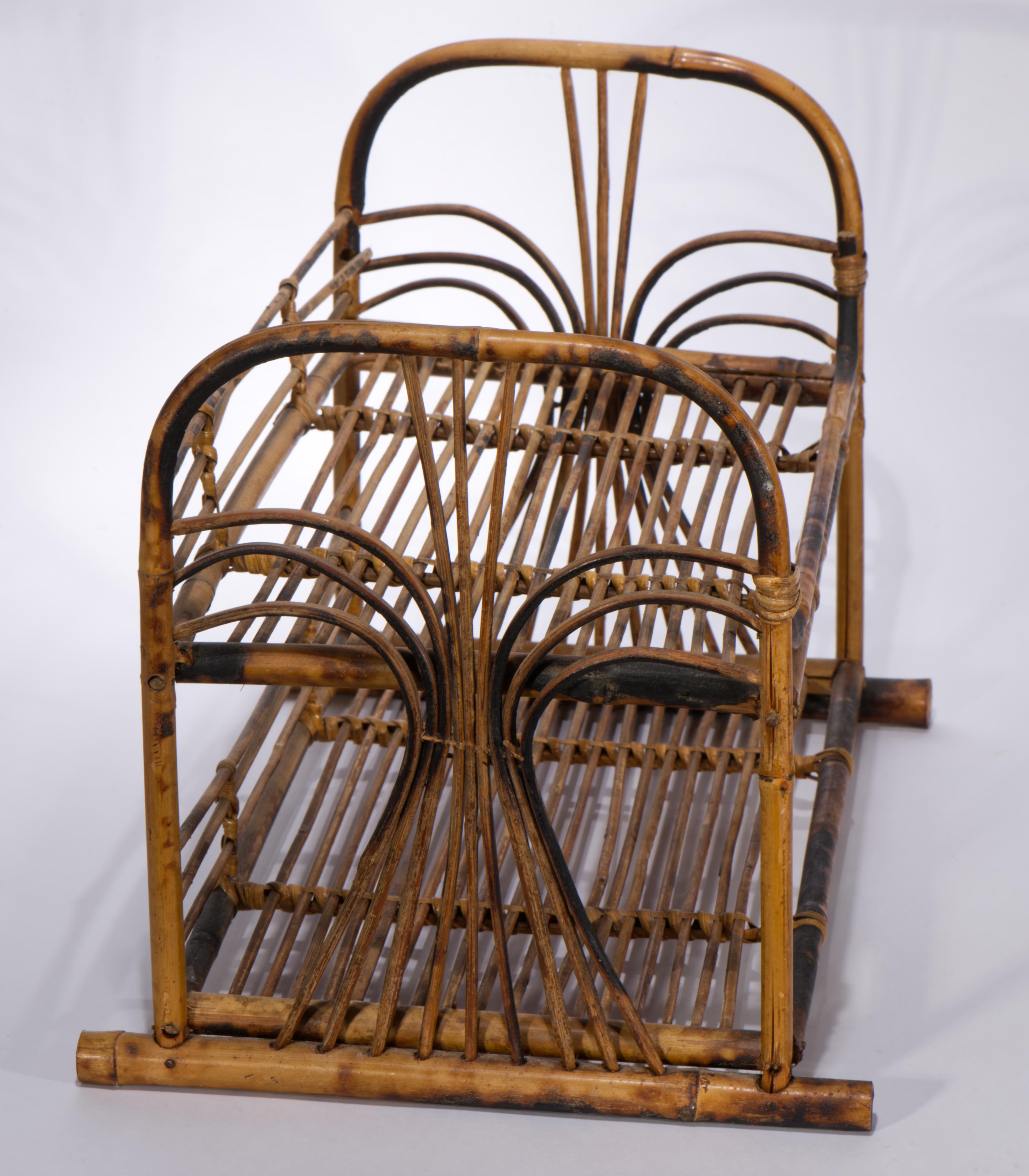 Burnt Bamboo Rattan and Wicker Vintage Tiered Shelf, 1950s In Good Condition For Sale In Clifton Springs, NY