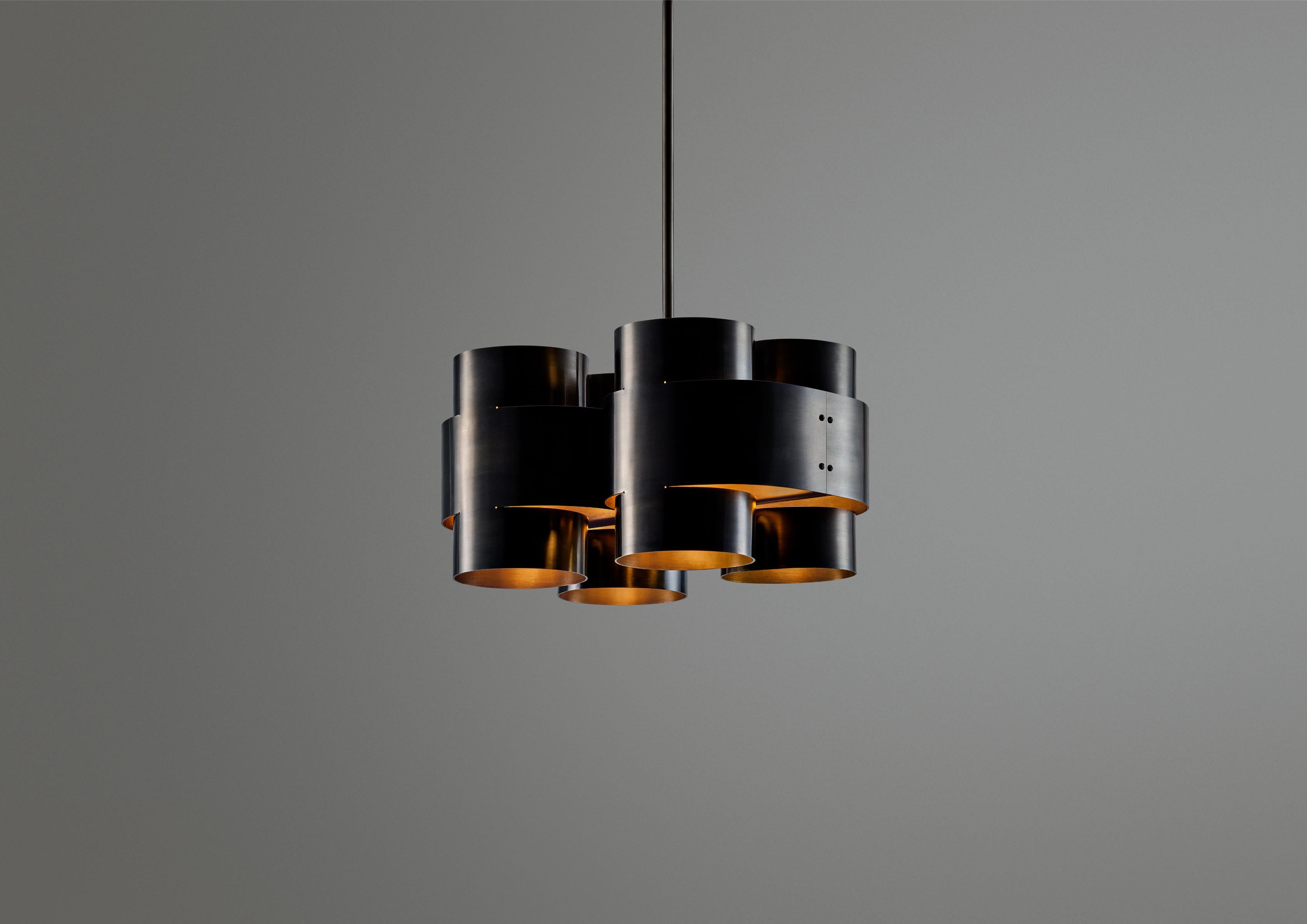Moderno Lampadario Plus Four in ottone bruciato di Paul Matter in vendita