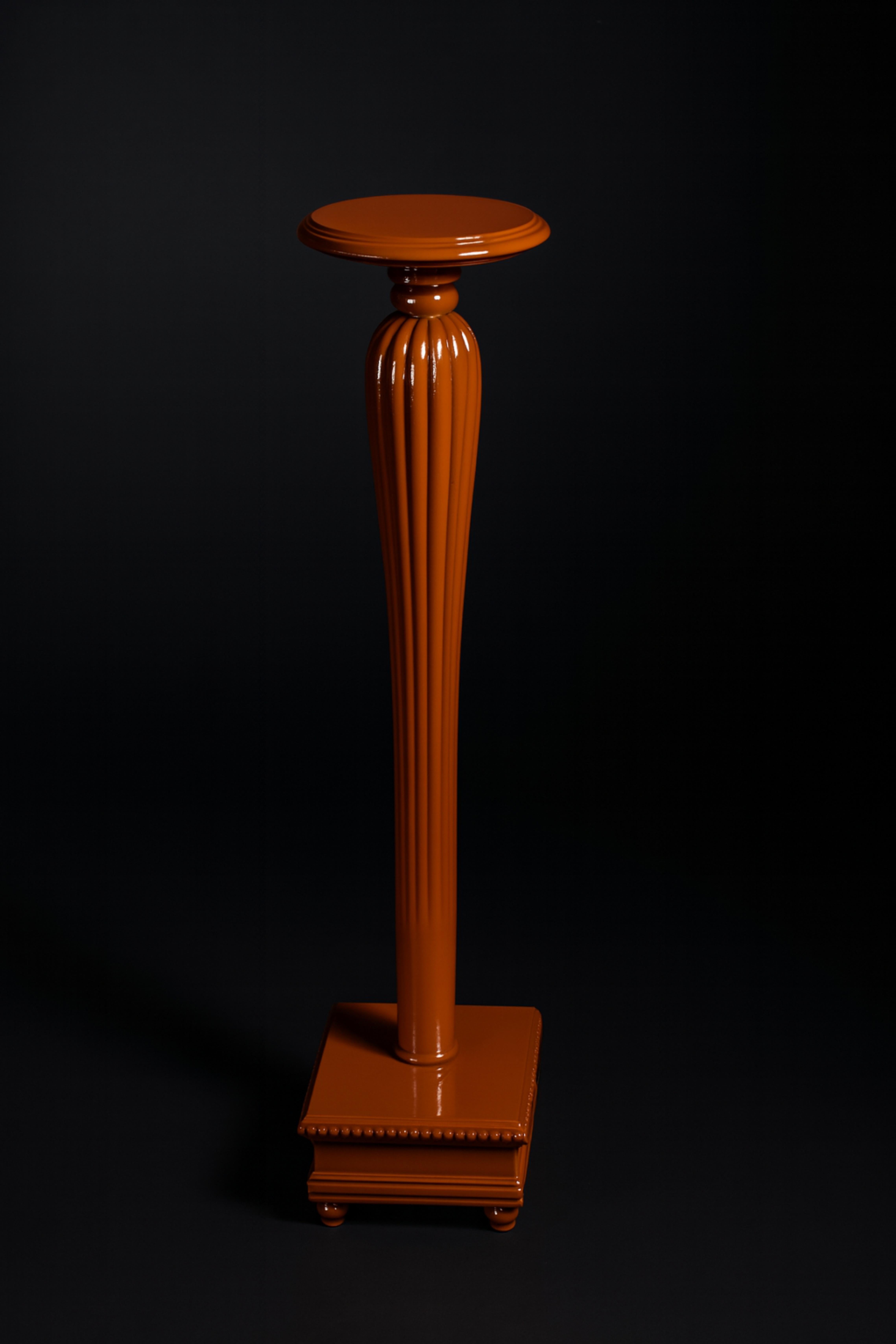 Burnt Ochre Color Classical Wooden Column Pedestal, 20th Century In Good Condition For Sale In Lisbon, PT
