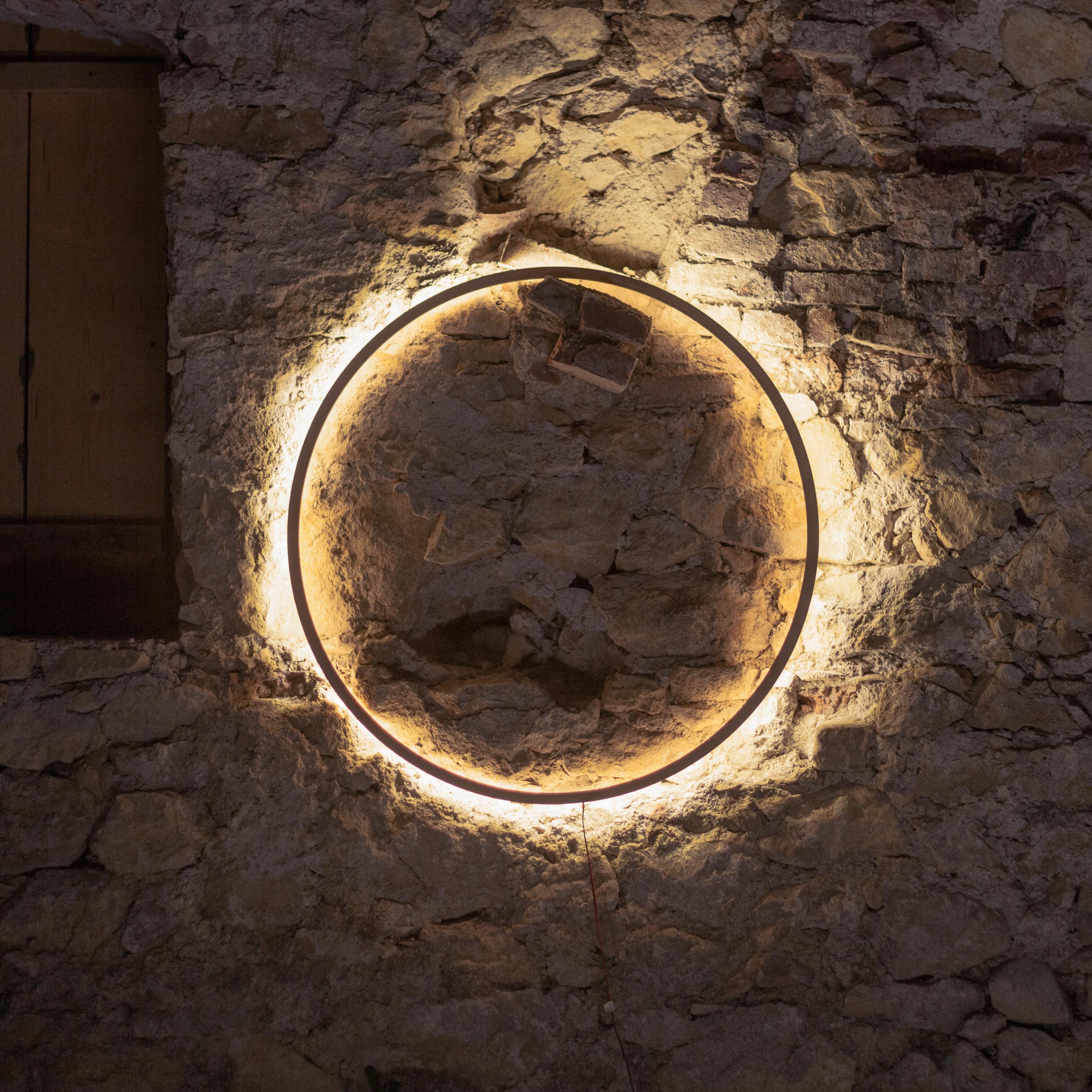 The Eclipse Light aus gebranntem Holz, geformt von Tilen Sepič im Angebot 7