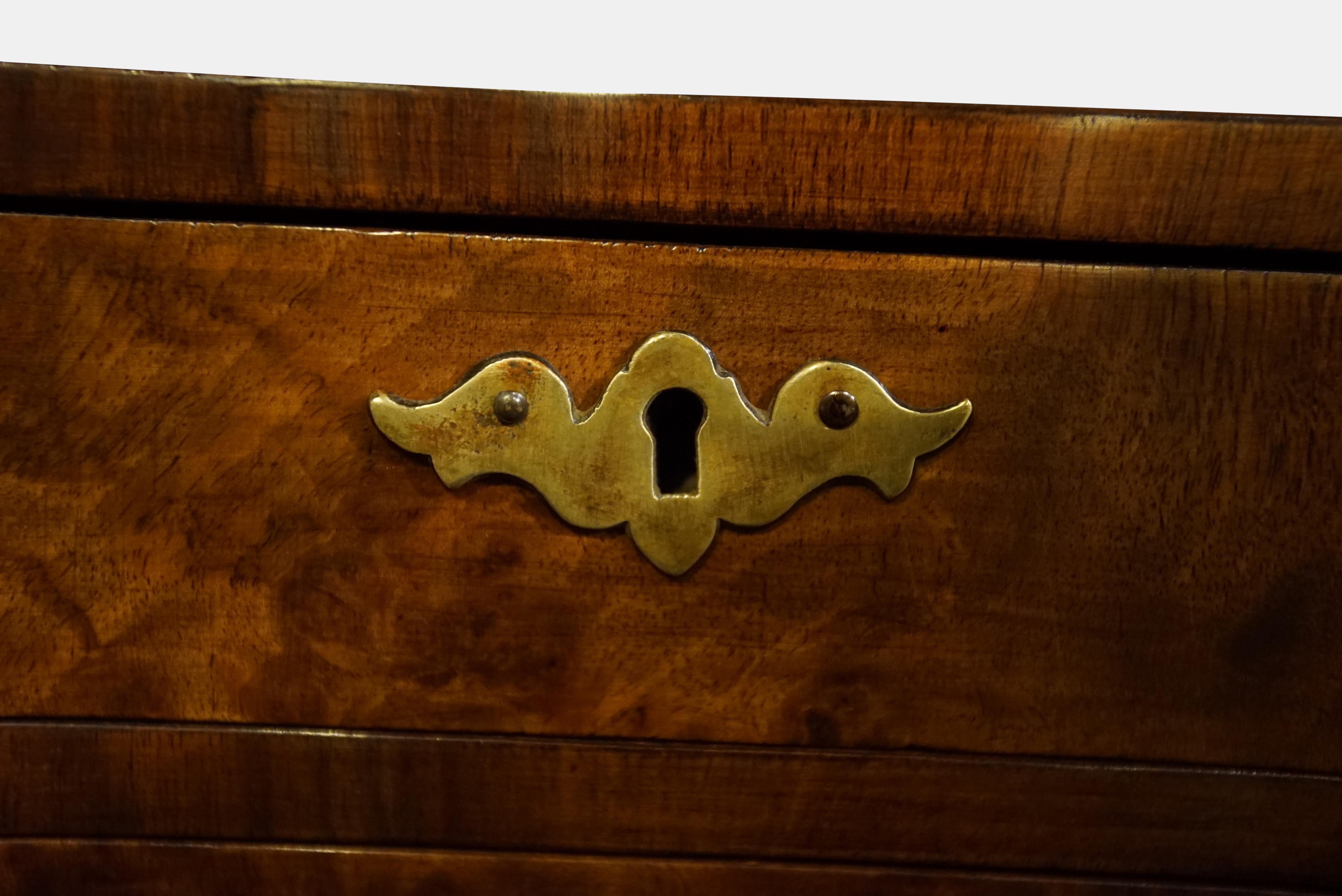 Burr and Figured Walnut Queen Anne Style Bureau-Bookcase In Excellent Condition For Sale In Salisbury, GB