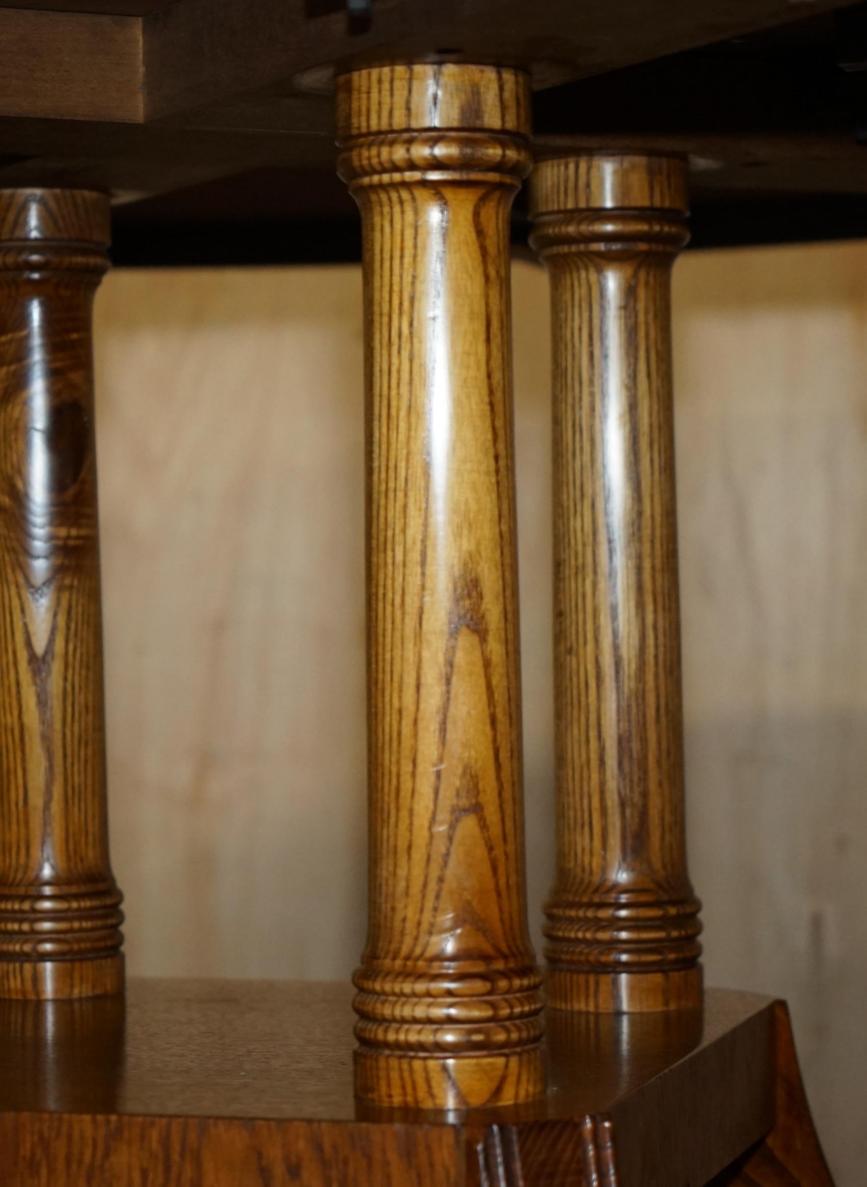 I TAVOLI DIVERSI ROUND ESTENSIBILI BURR & BURL OAK possono ospitare da 6 a 10 persone. In condizioni ottime in vendita a West Sussex, Pulborough