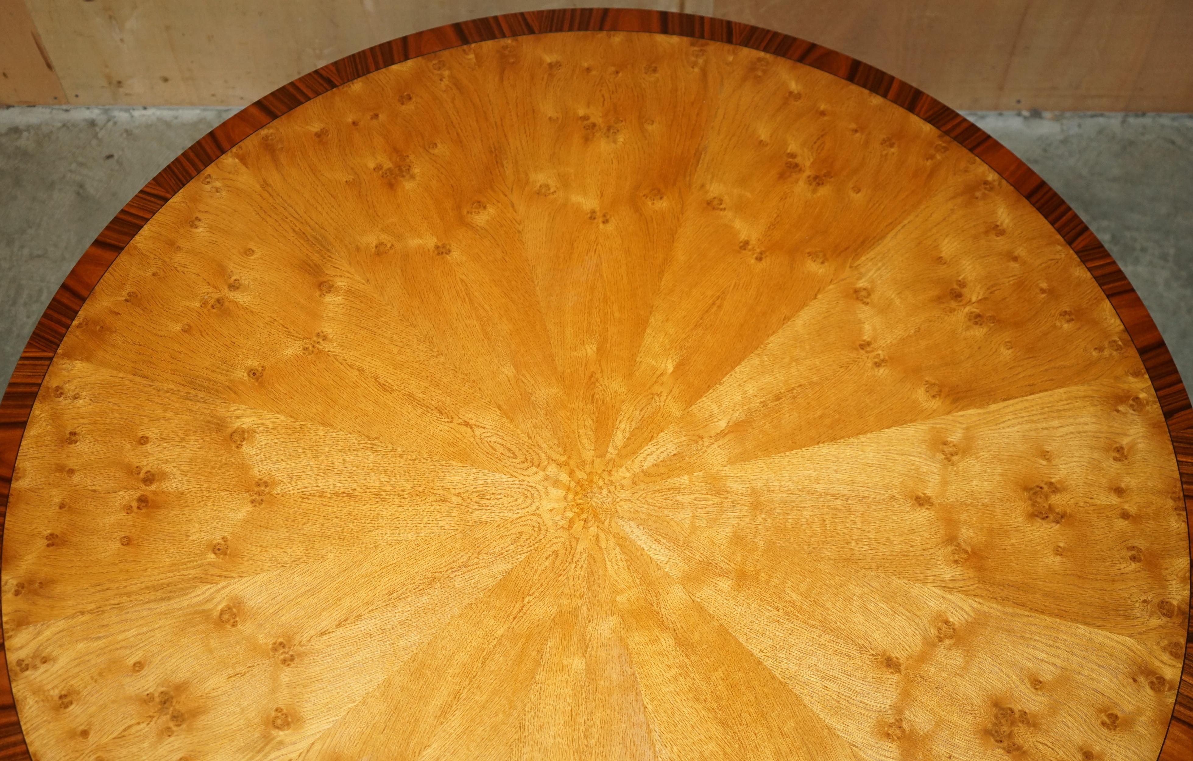 Quercia I TAVOLI DIVERSI ROUND ESTENSIBILI BURR & BURL OAK possono ospitare da 6 a 10 persone. in vendita