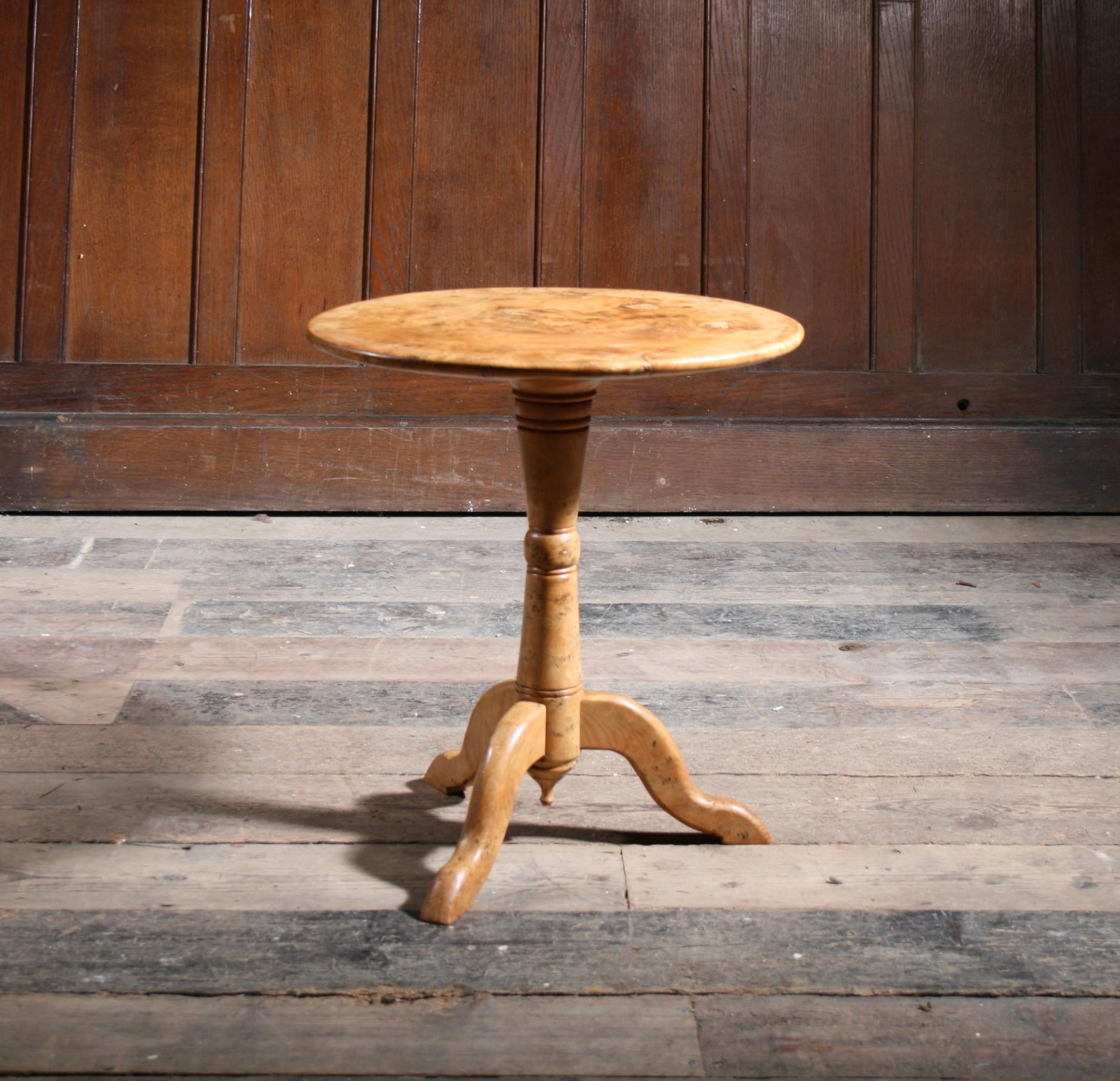 Tornito Burr Elm Coffee or Lamp Table in vendita