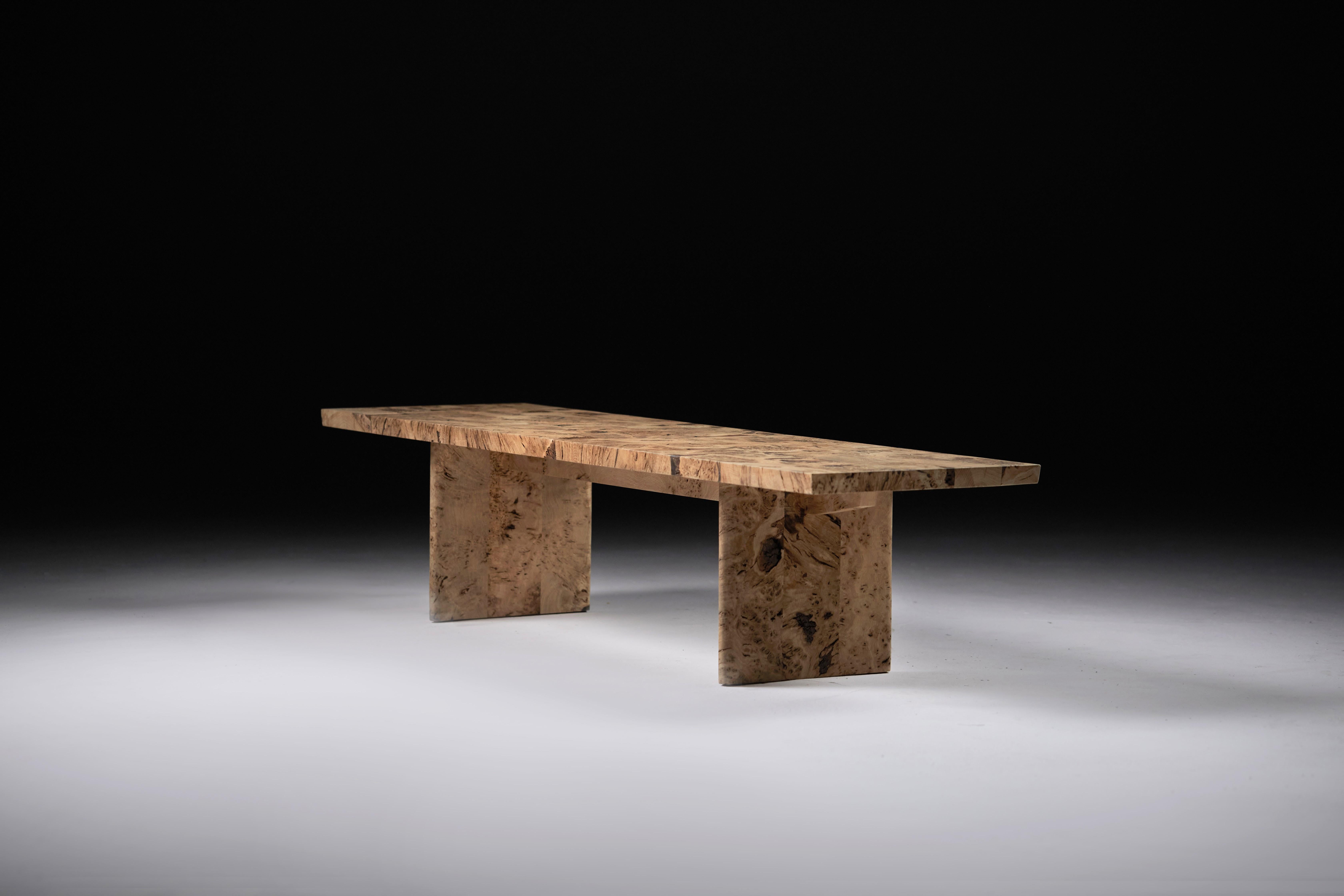 Anglais Table basse/banc en ronce d'Oak. Une pièce unique. Par Jonathan Field en vente